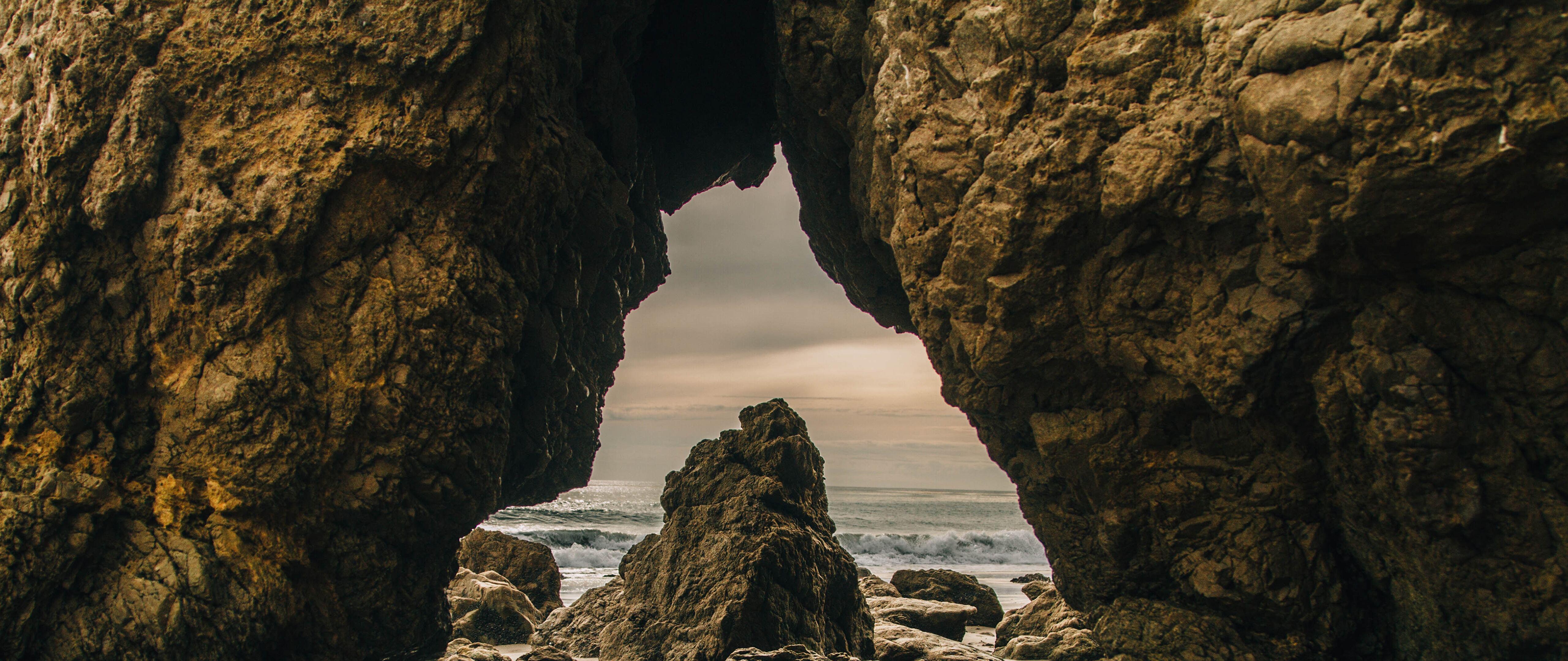 5120x2160 El Matador State Beach in Malibu CA 4K wallpaper