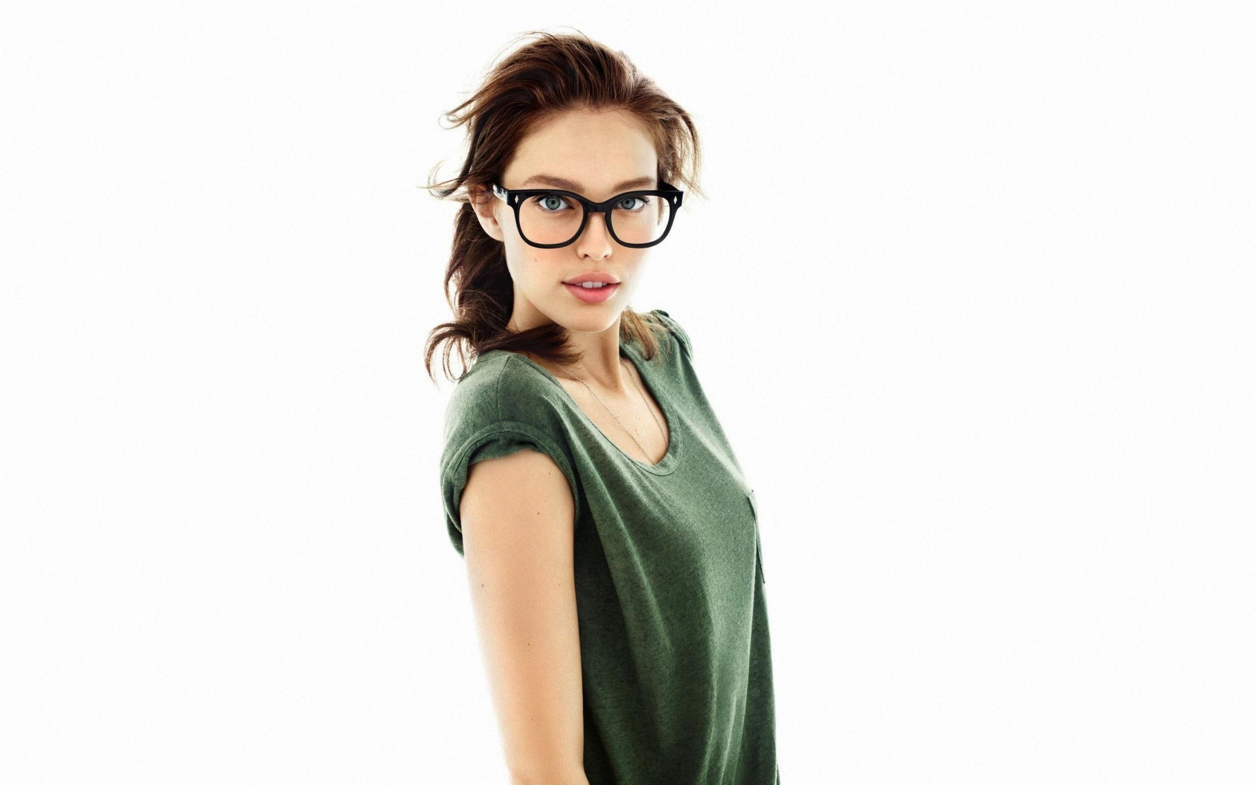 2560x1600 Wallpaper Emily DiDonato 01 2560x1600 HD Picture, Image
