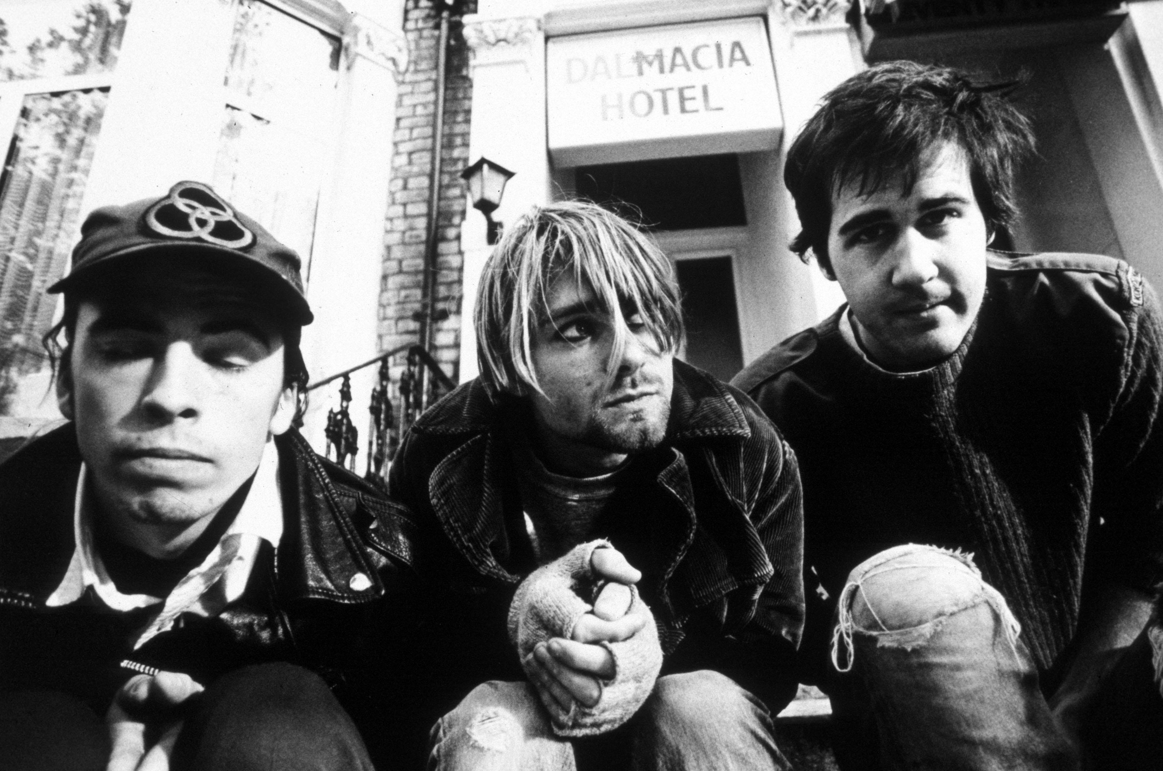 3917x2598 Nirvana Wallpaper