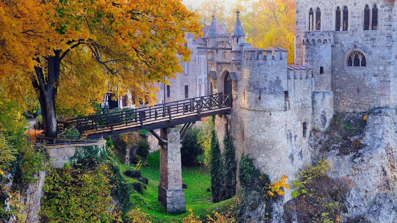 1366x768 Lichtenstein Castle (Württemberg) Wallpaper and Background Imagex768