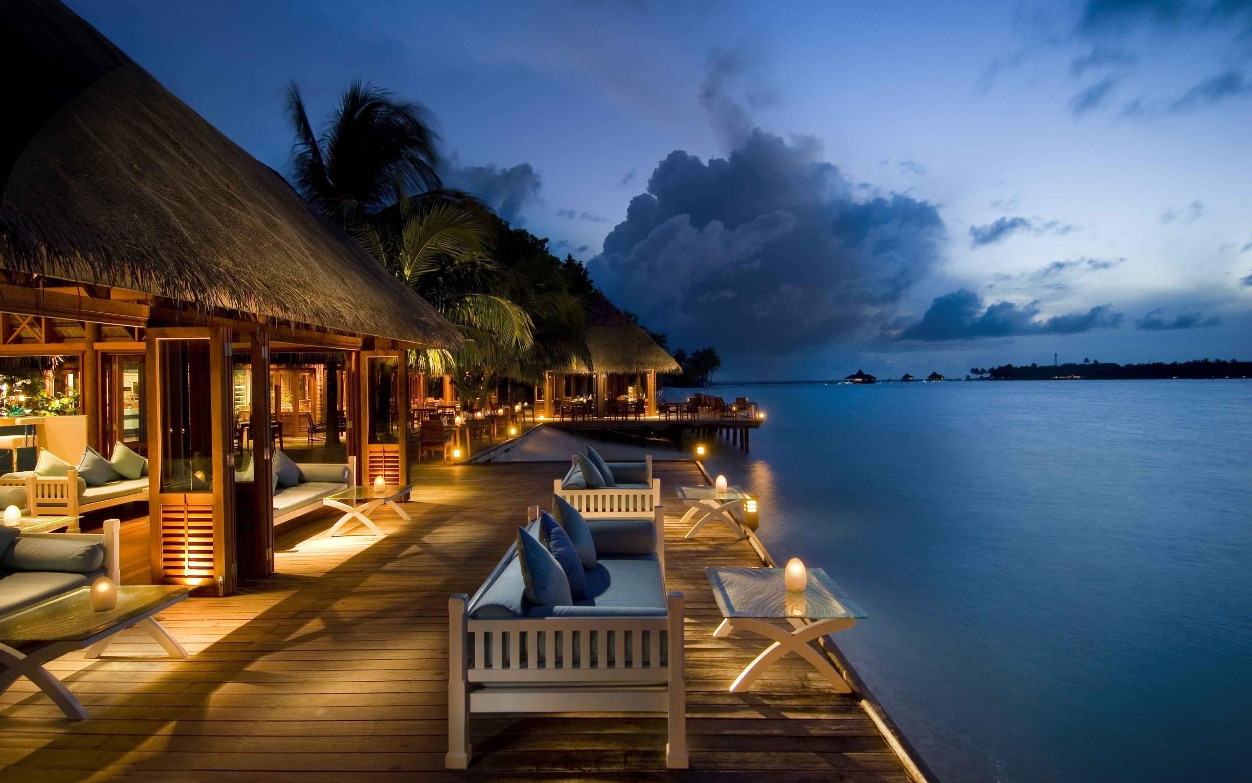2560x1600 Water Hotel Fresh New HD Wallpaper