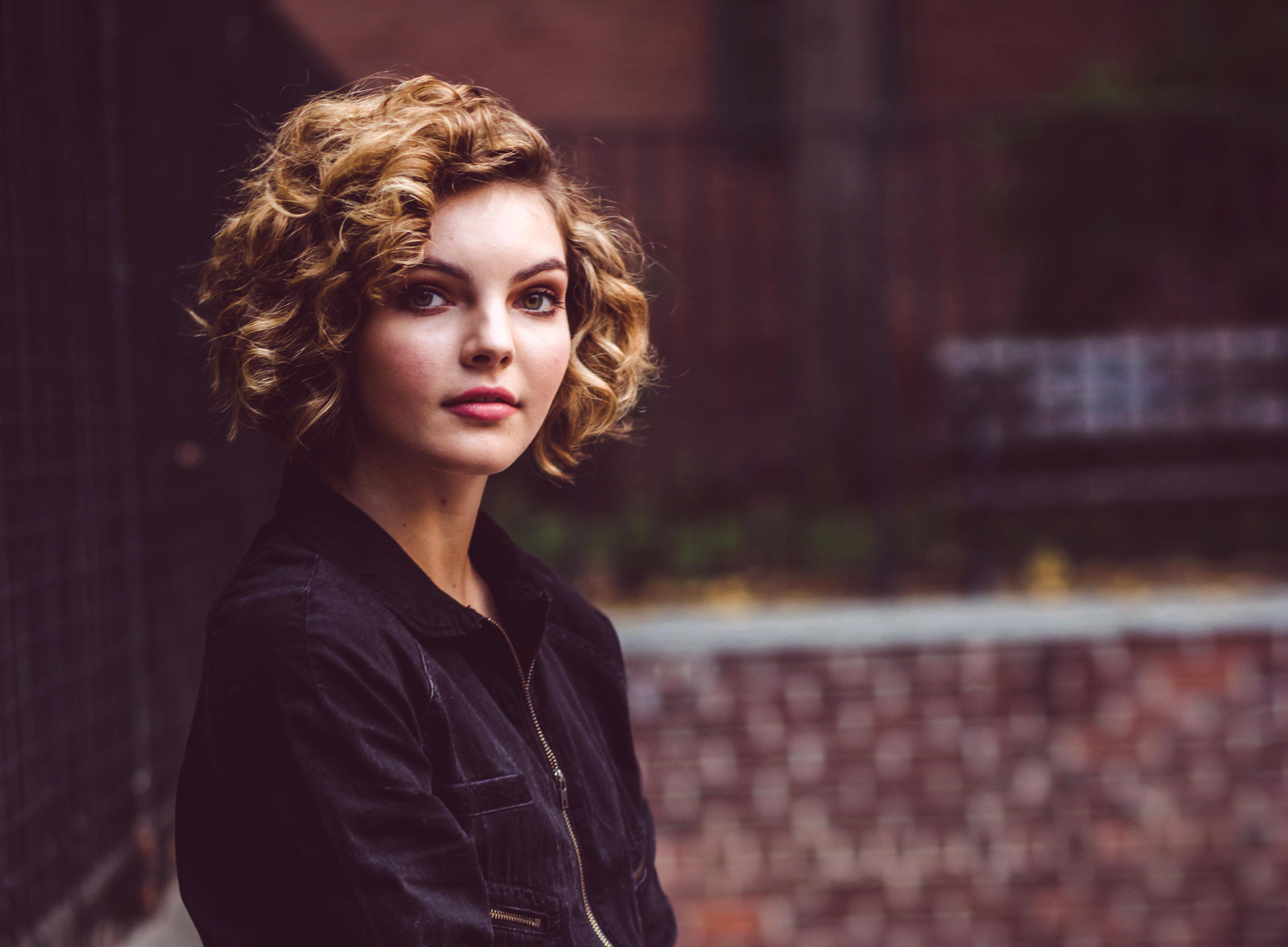 3773x2775 Camren Bicondova HD Wallpaper