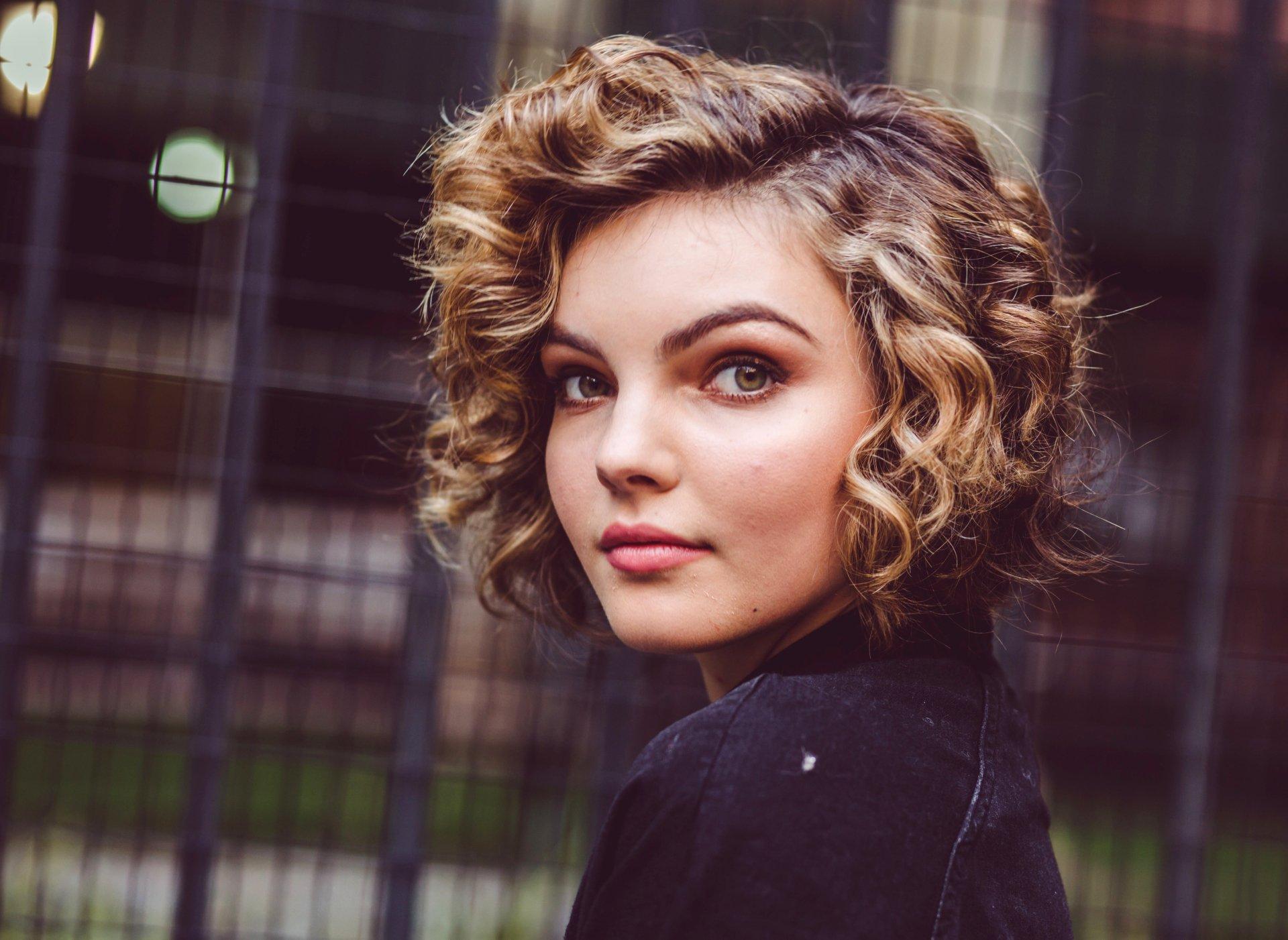 1920x1402 Camren Bicondova HD Wallpaper and Background Image
