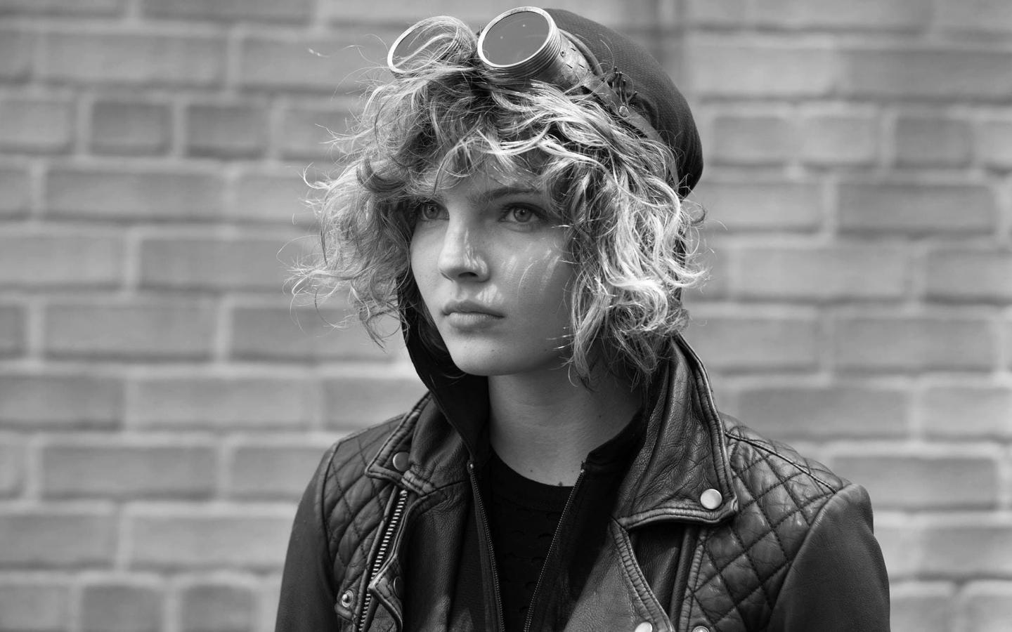 1440x900 Desktop Wallpaper Camren Bicondova, Monochrome, HD Image, Picture, Background, Rznr9t