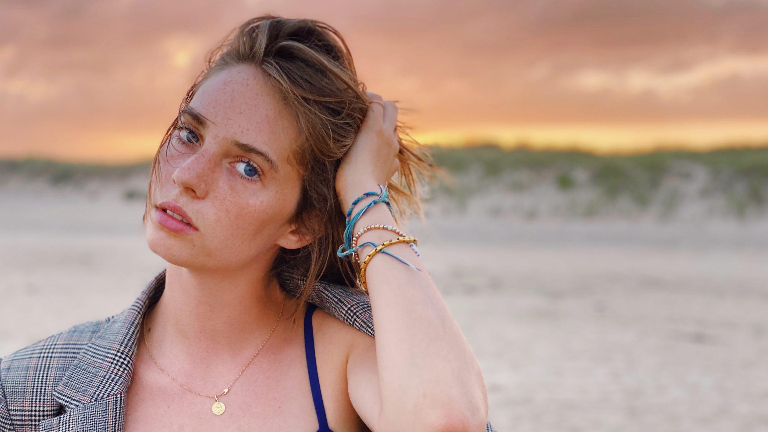 2560x1440 Maya Hawke on Facing Criticism & Communicating Through Song