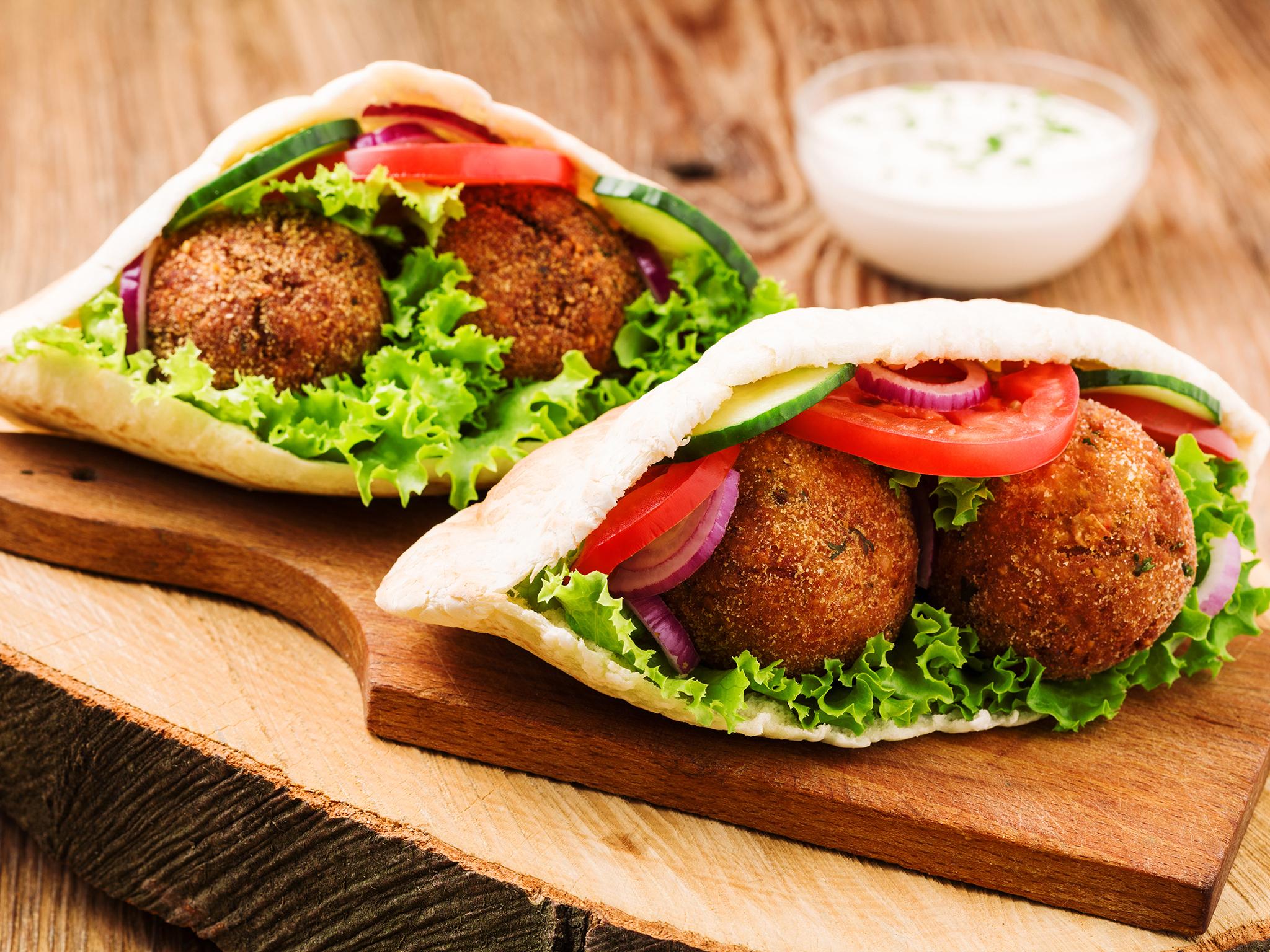 2048x1536 Falafel with sabich makes tasty street food in Tel Aviv
