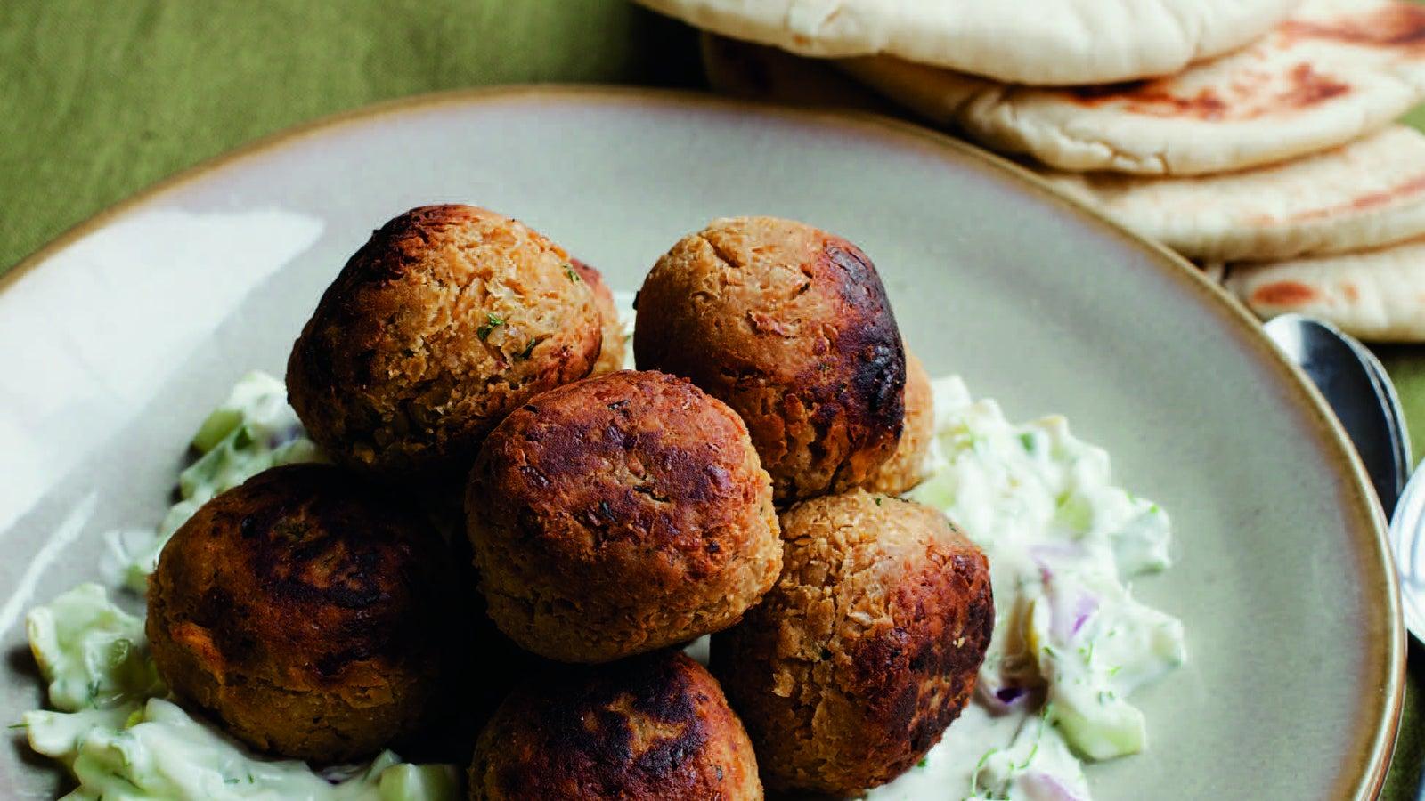 1600x900 Falafel With Chunky Cucumber Yogurt Sauce