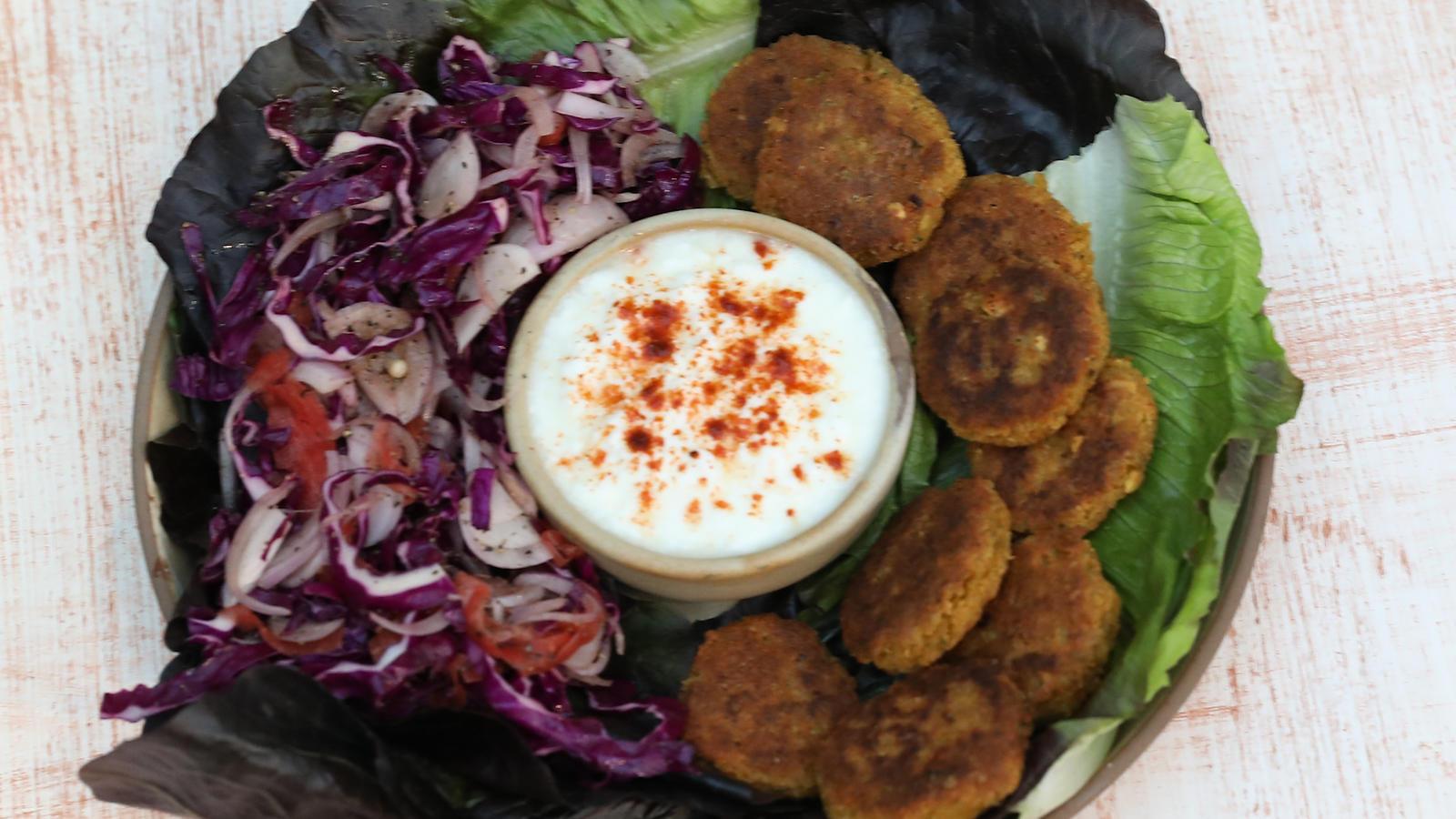 1600x900 How to make Mini Falafel Box