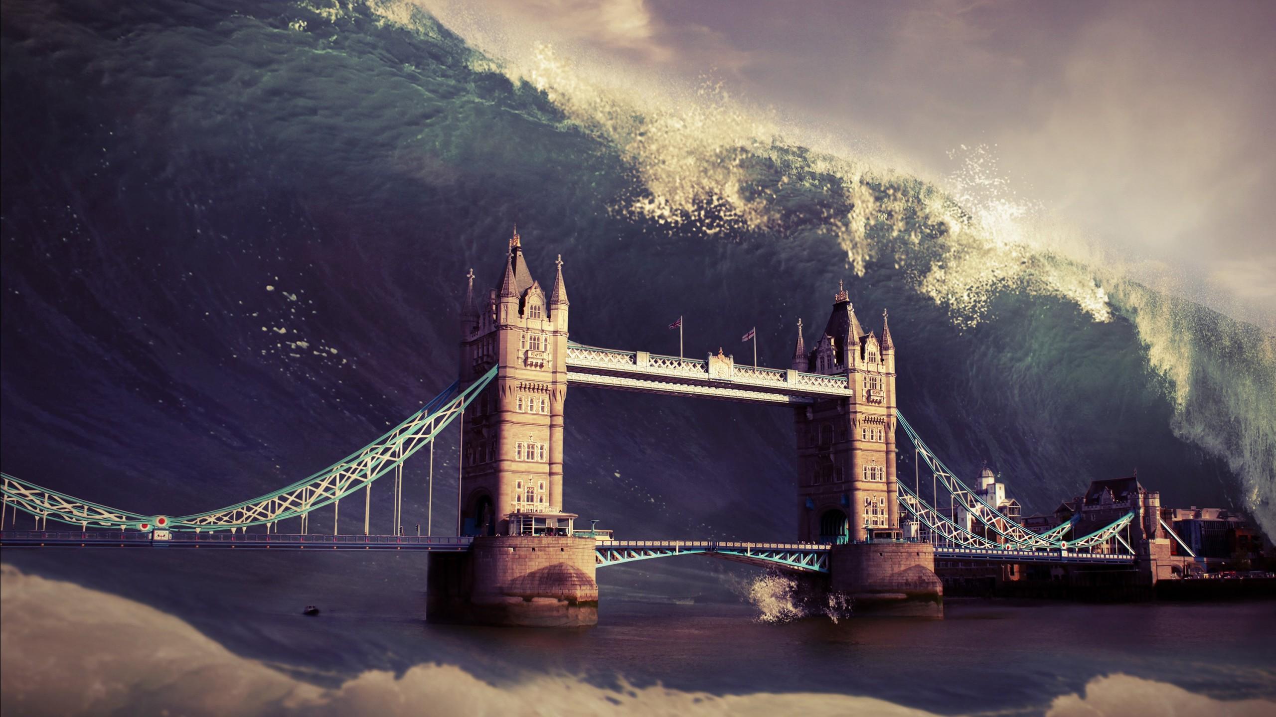 2560x1440 Wave London Tower Bridge Wallpaper