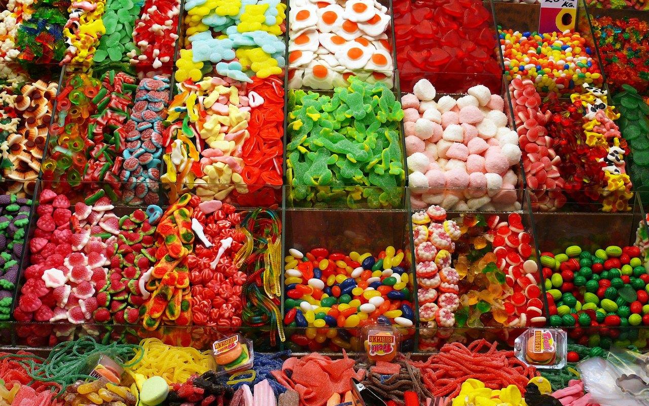 1280x800 Candy Shop Wallpaper