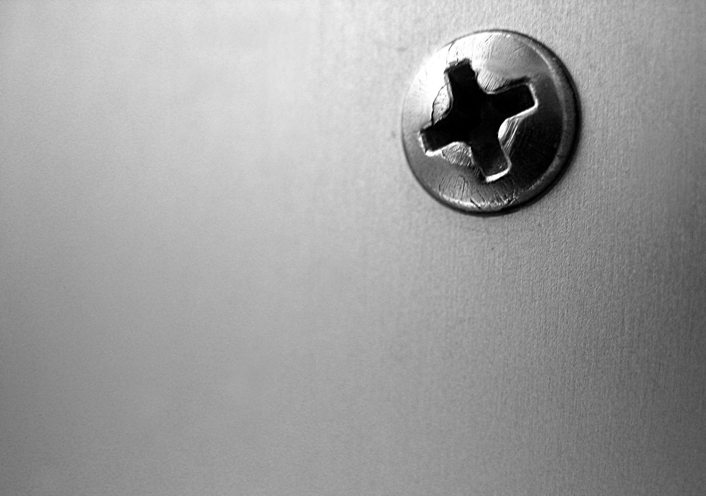 2420x1700 Screw