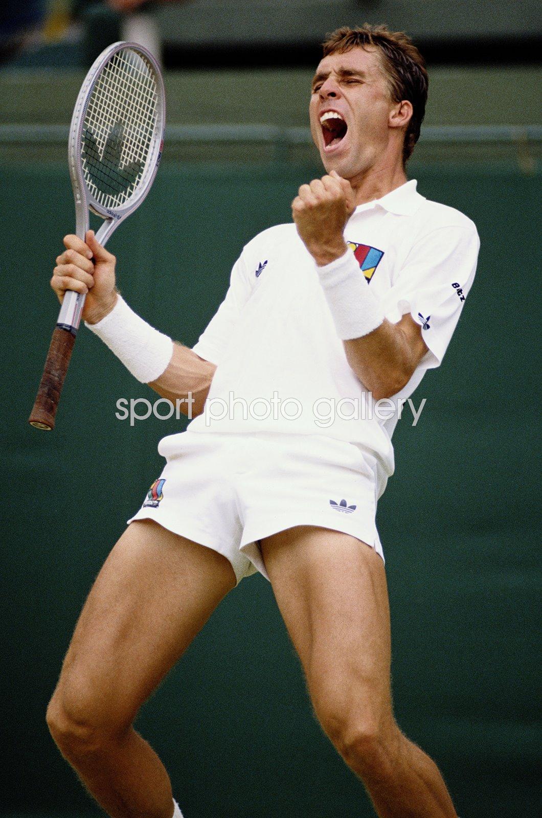 1060x1600 Ivan Lendl Czech v Boris Becker Wimbledon 1989 Image