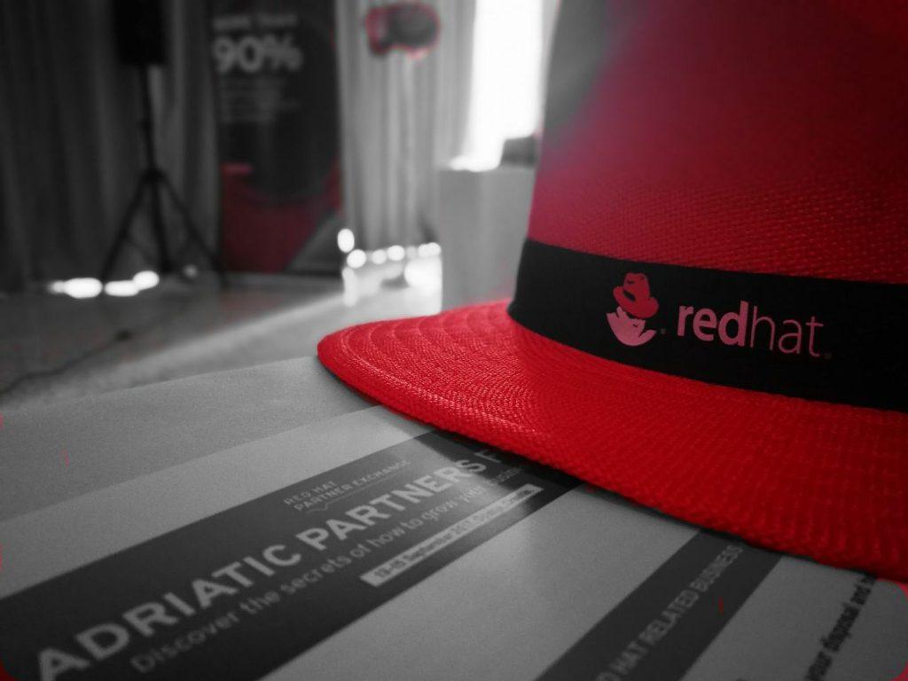 Red hat 4. Red hat. Рабочий стол Red hat. Red hat Linux. Обои Red hat.