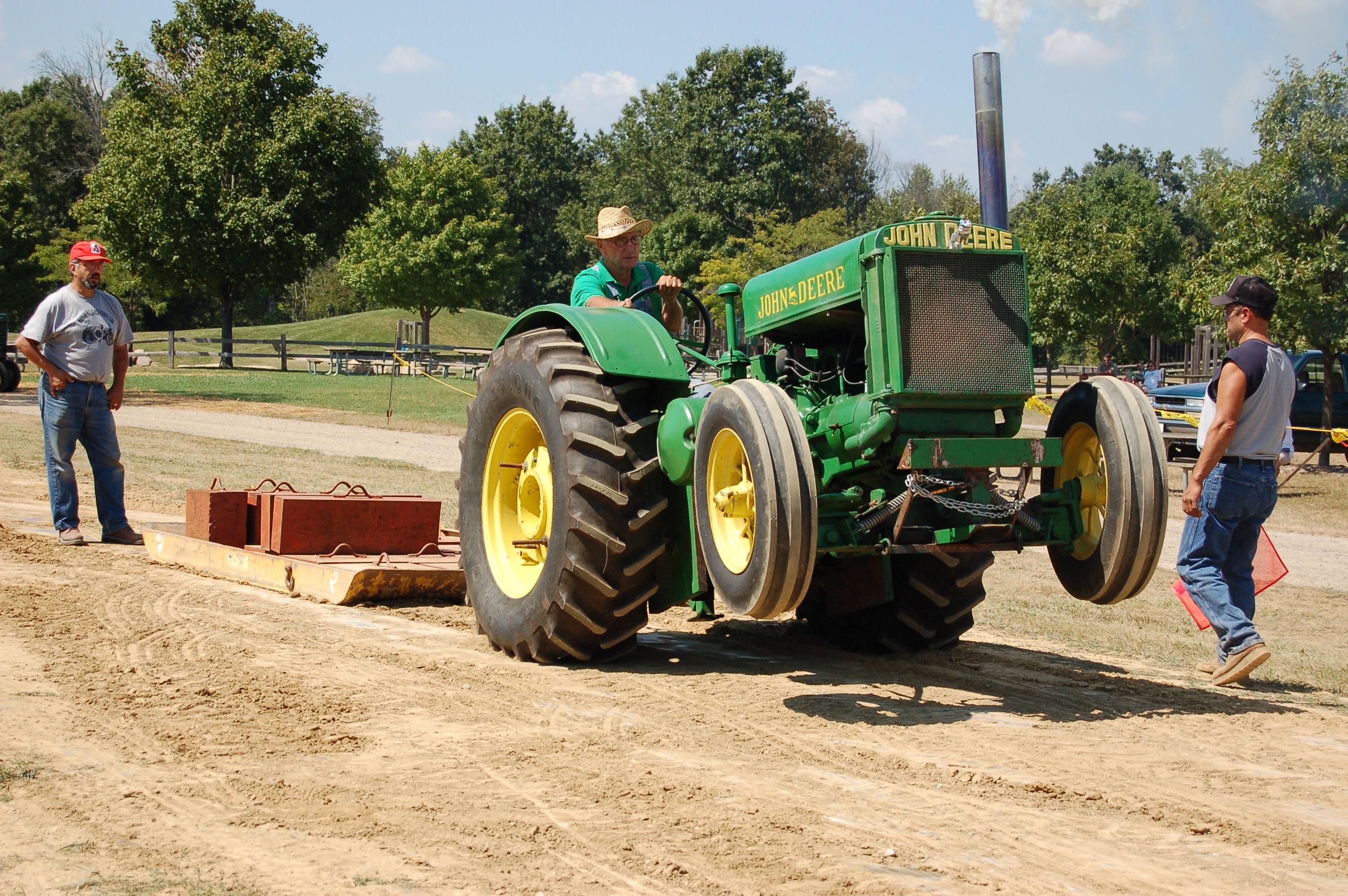3008x2000 Tractor HD Wallpaper and Background Image