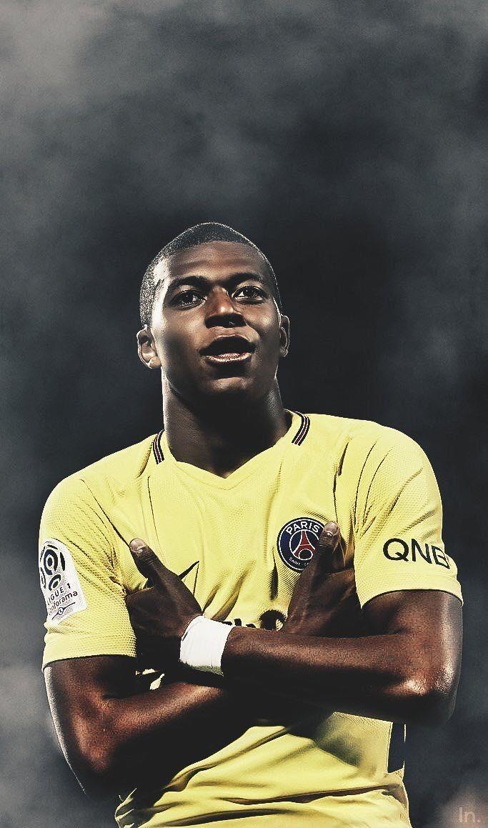 683x1159 Mbappé Wallpaper