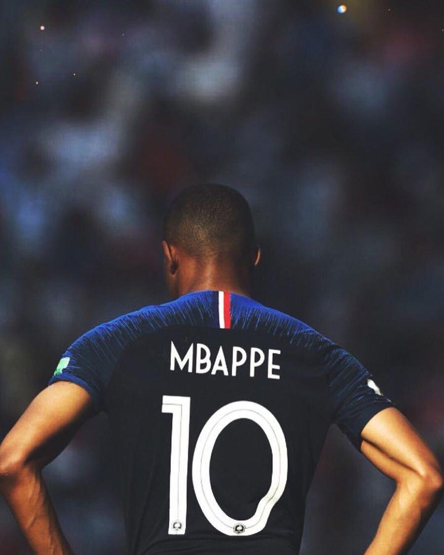 899x1124 Kylian Mbappe