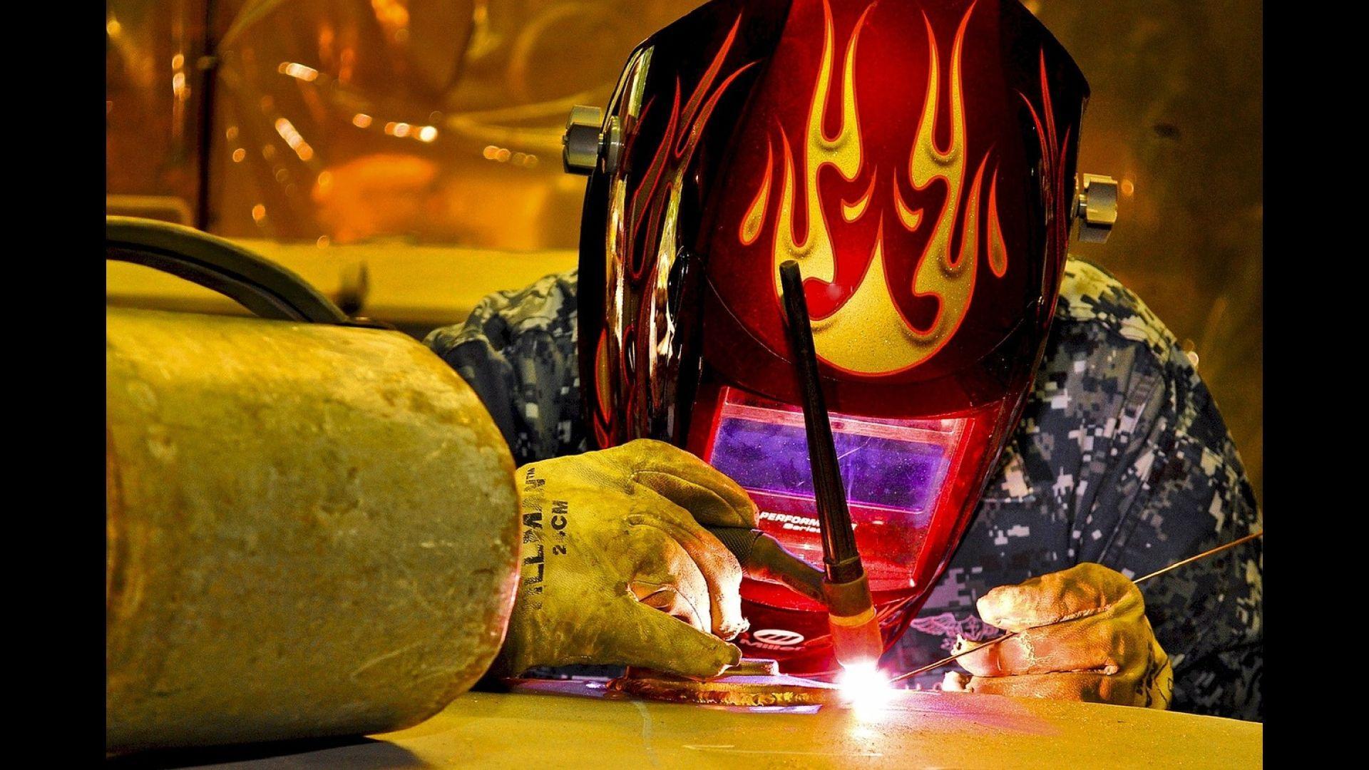 1920x1080 Welder Wallpaper