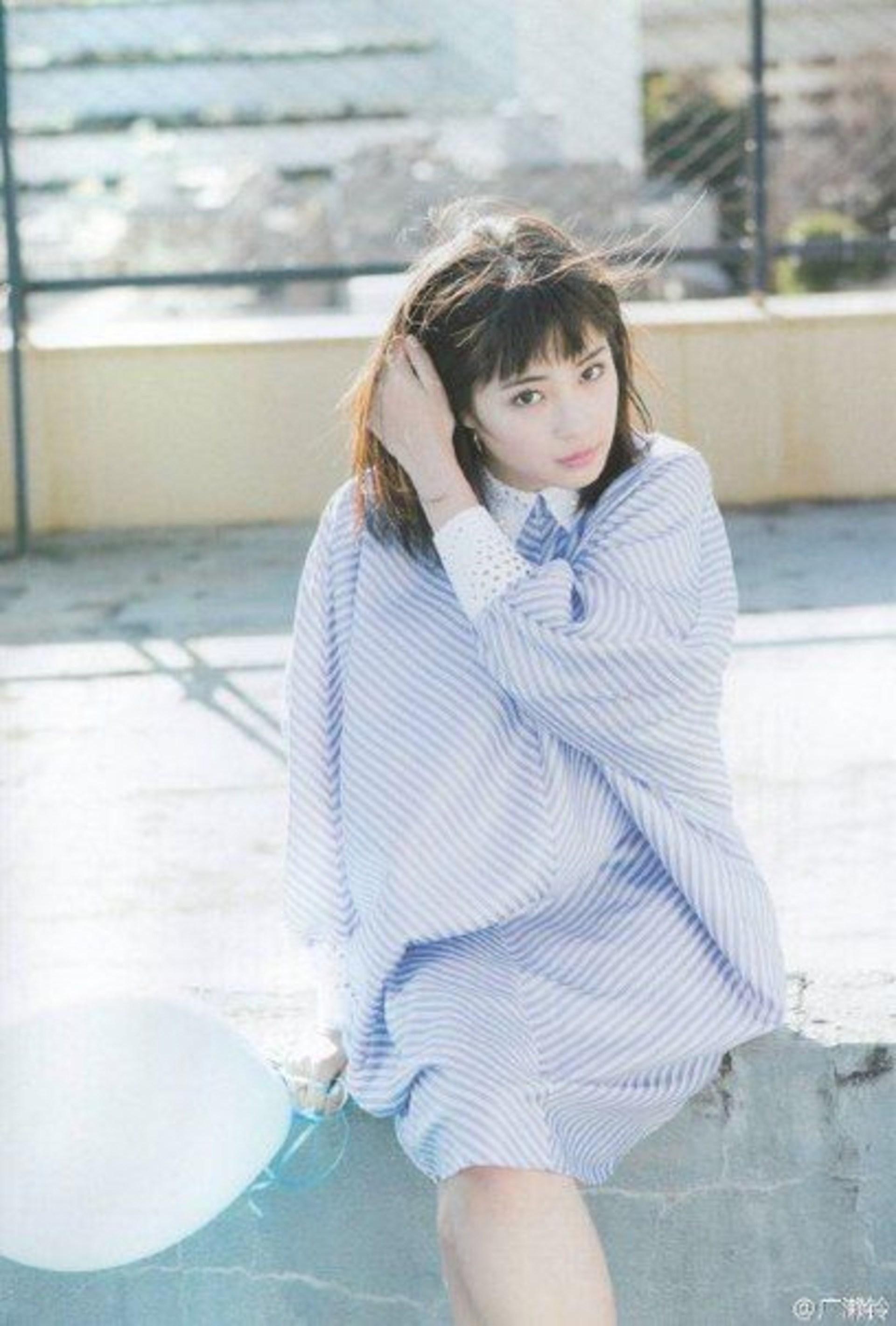 1920x2842 Suzu Hirose Wallpaper