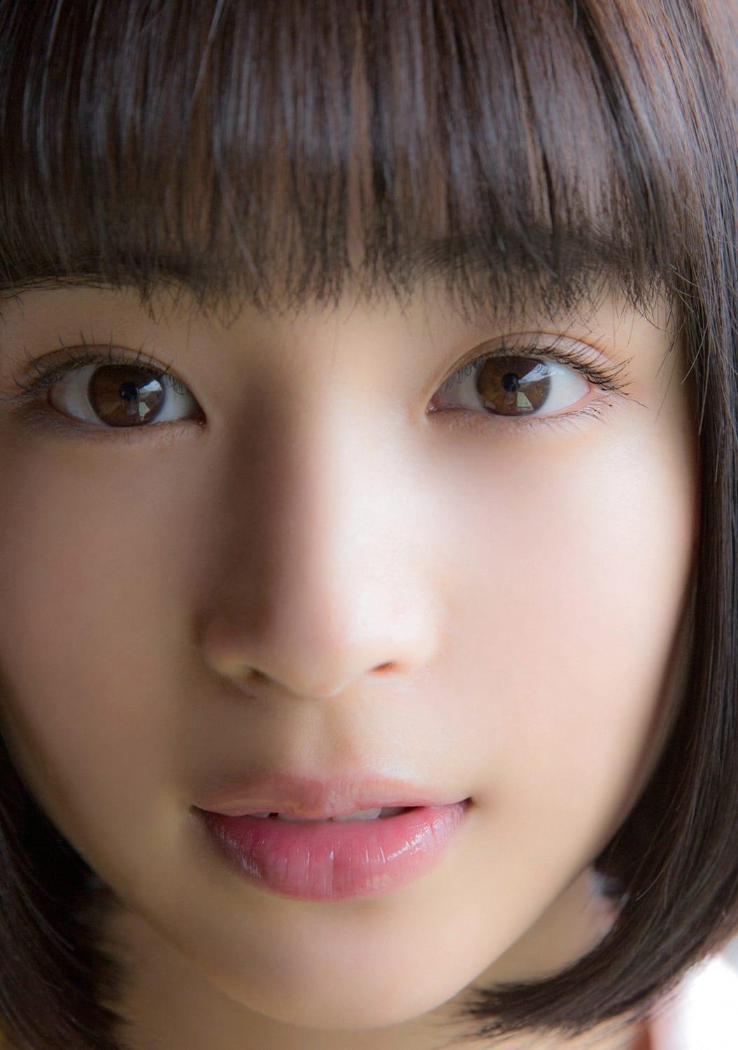 1055x1500 Suzu Hirose image