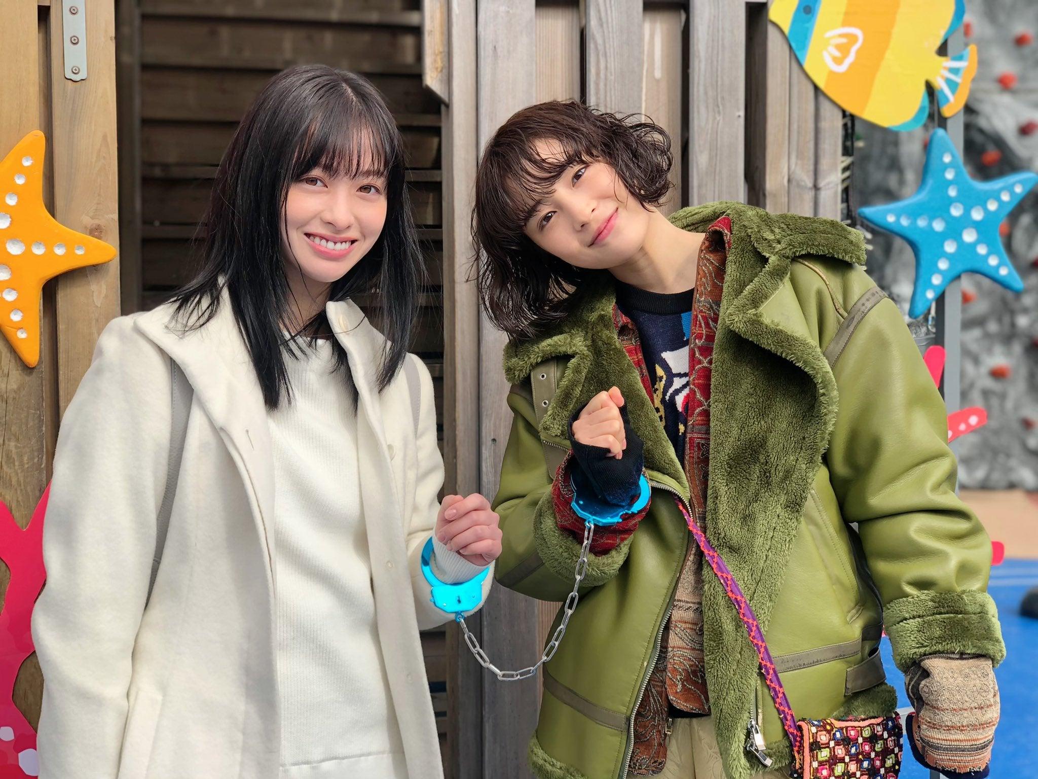 2048x1536 Kanna Hashimoto & Suzu Hirose: jpics