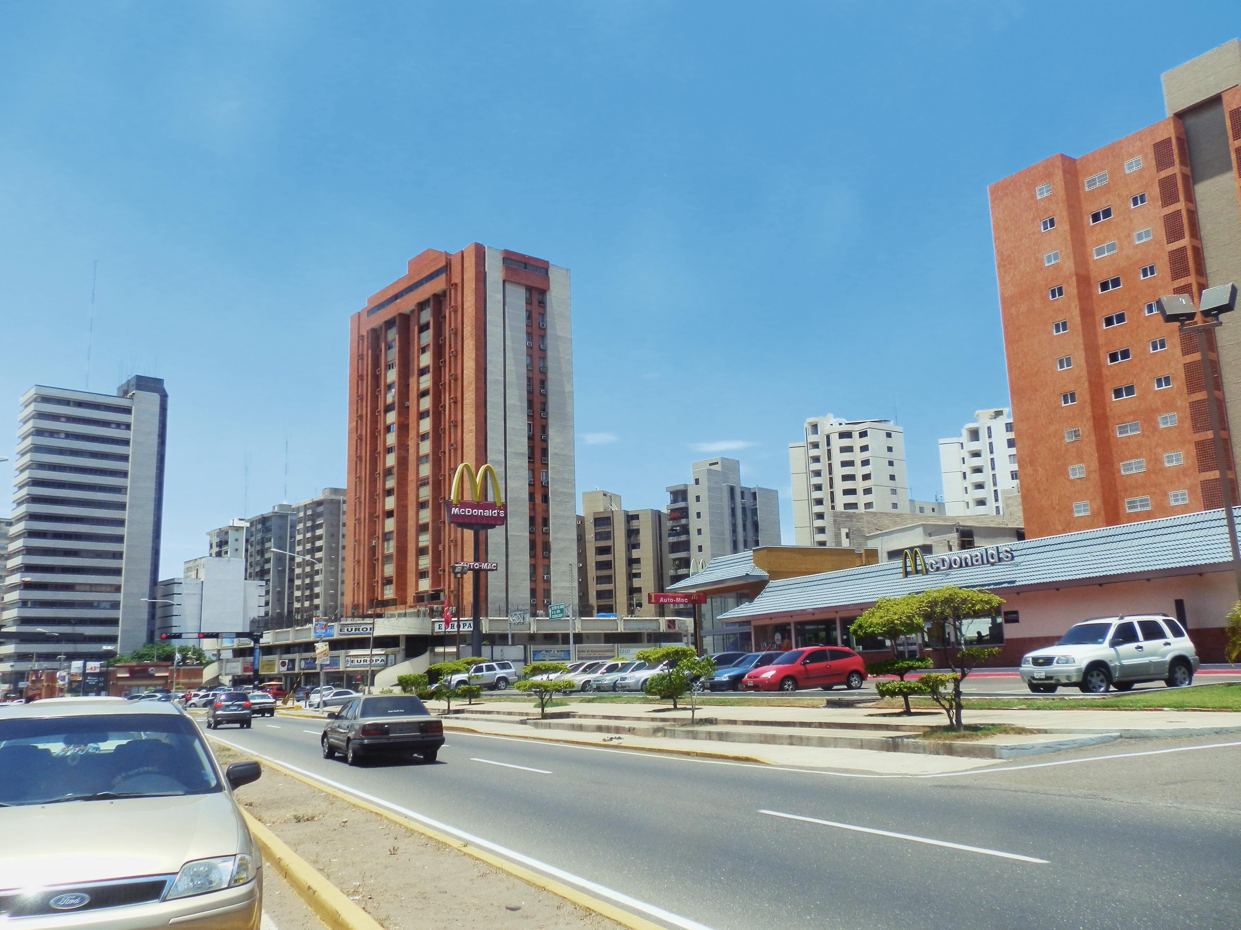 4288x3216 Edificios en la avenida 5 de Julio de Maracaibo, Zulia