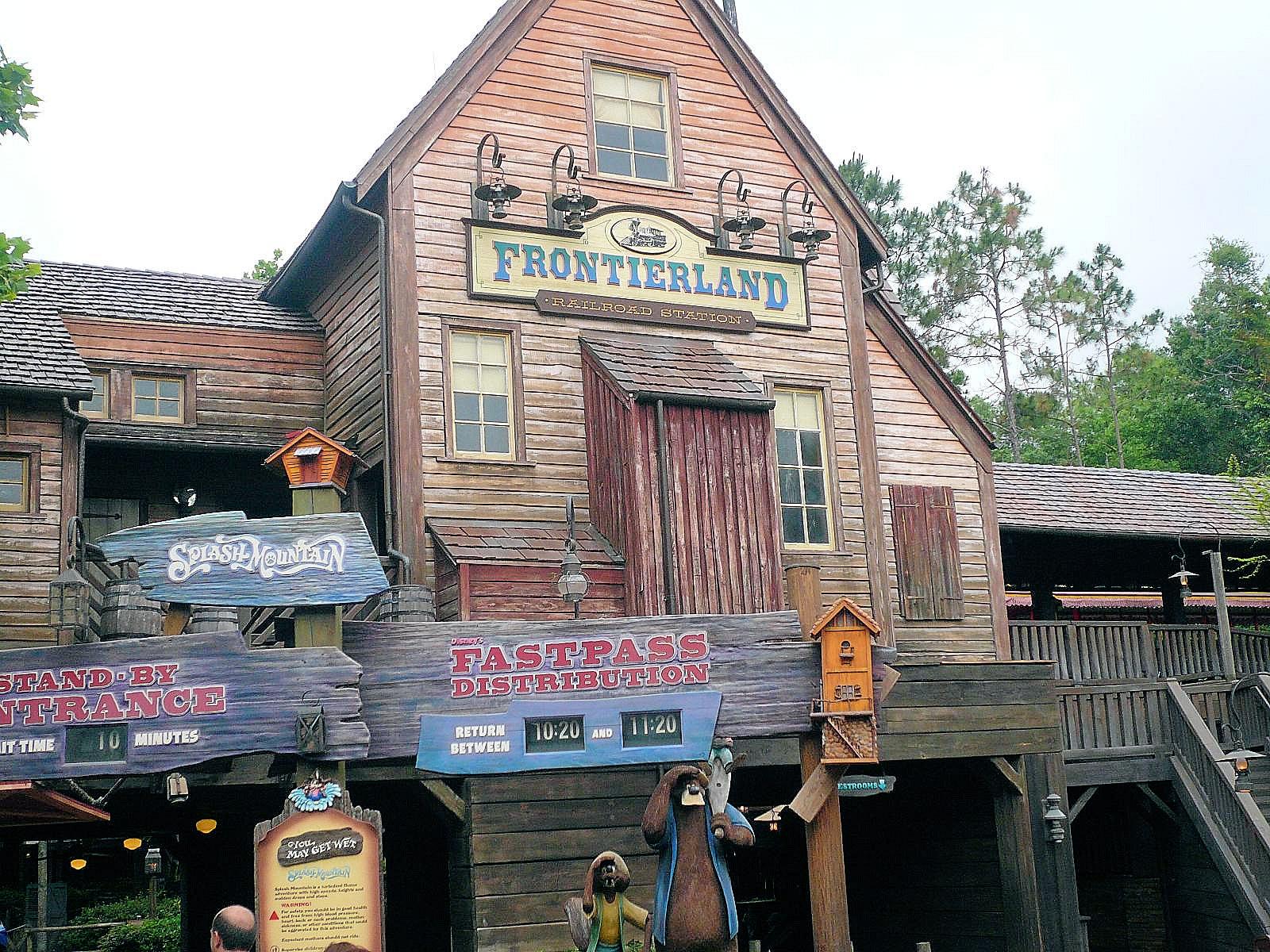 1600x1200 Splash Mountain Queue Line Walt Disney World