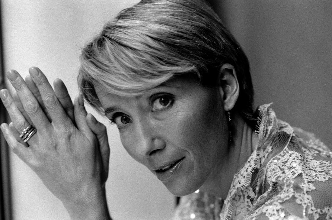 1100x728 Emma Thompson photo, pics, wallpaper. Emma thompson, Emma, Thompson