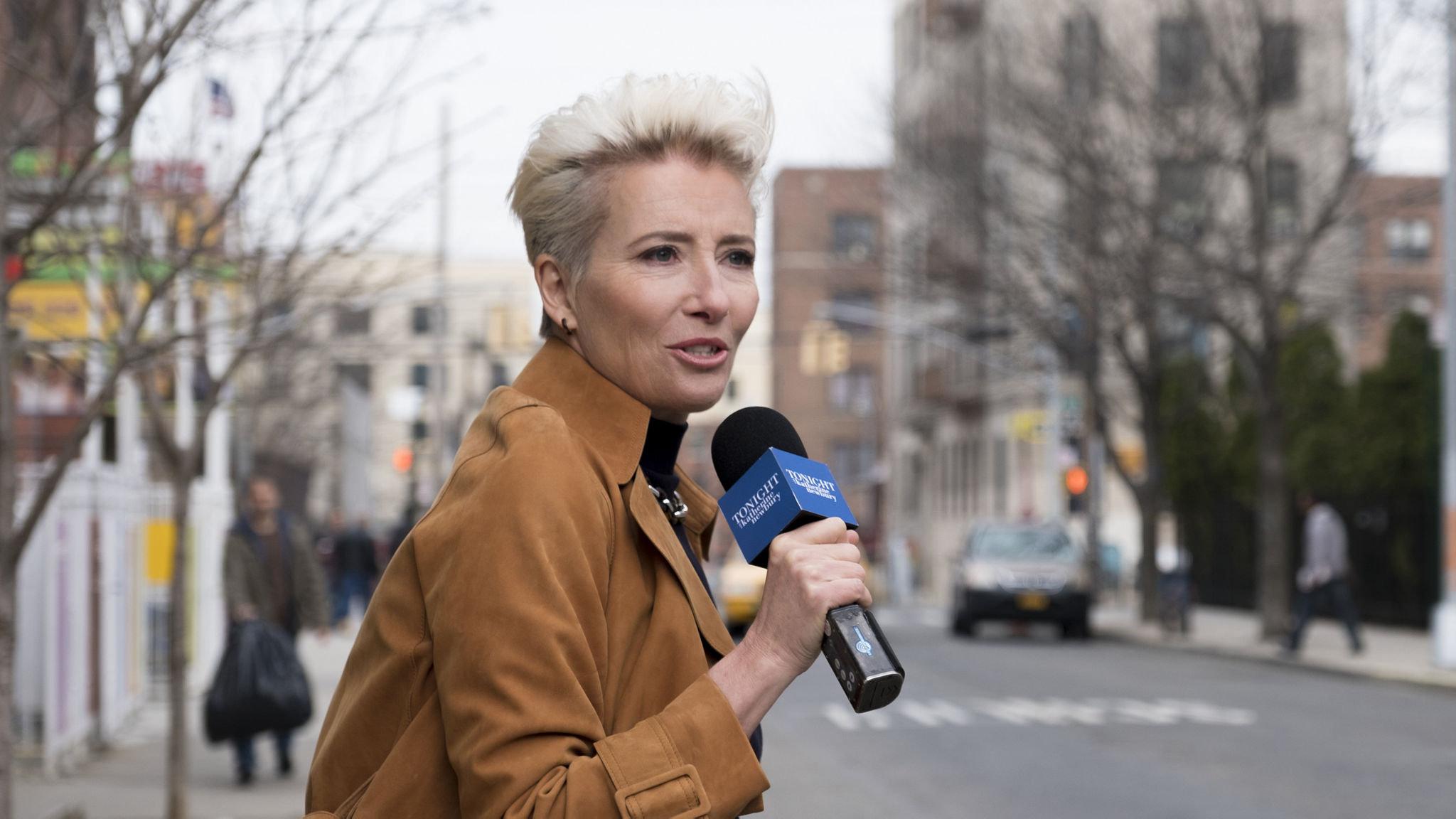 2048x1152 Emma Thompson and Mindy Kaling star in Late Night, a comedy movie about TV comedy