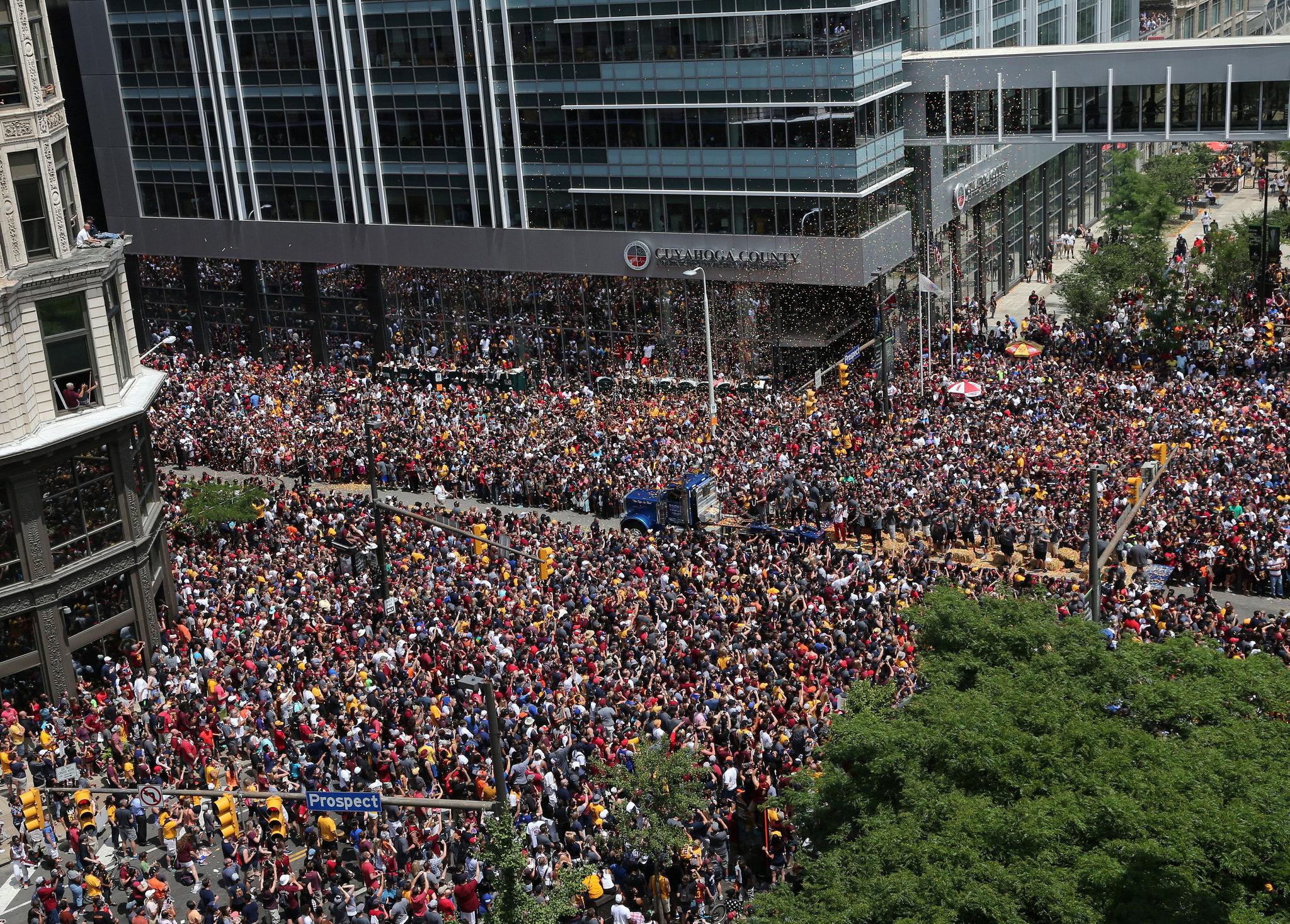 2048x1468 Cavaliers Parade Caps Off Cleveland Victory Party