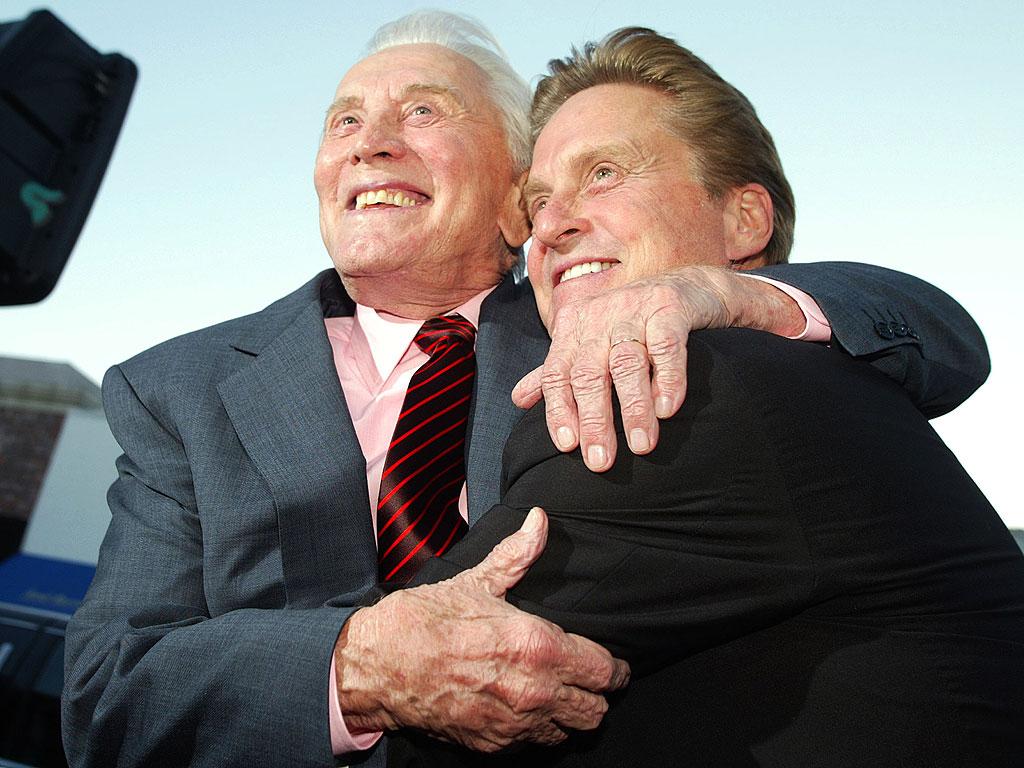 1024x768 Catherine Zeta Jones, Michael Douglas Honor Dad Kirk On Birthday
