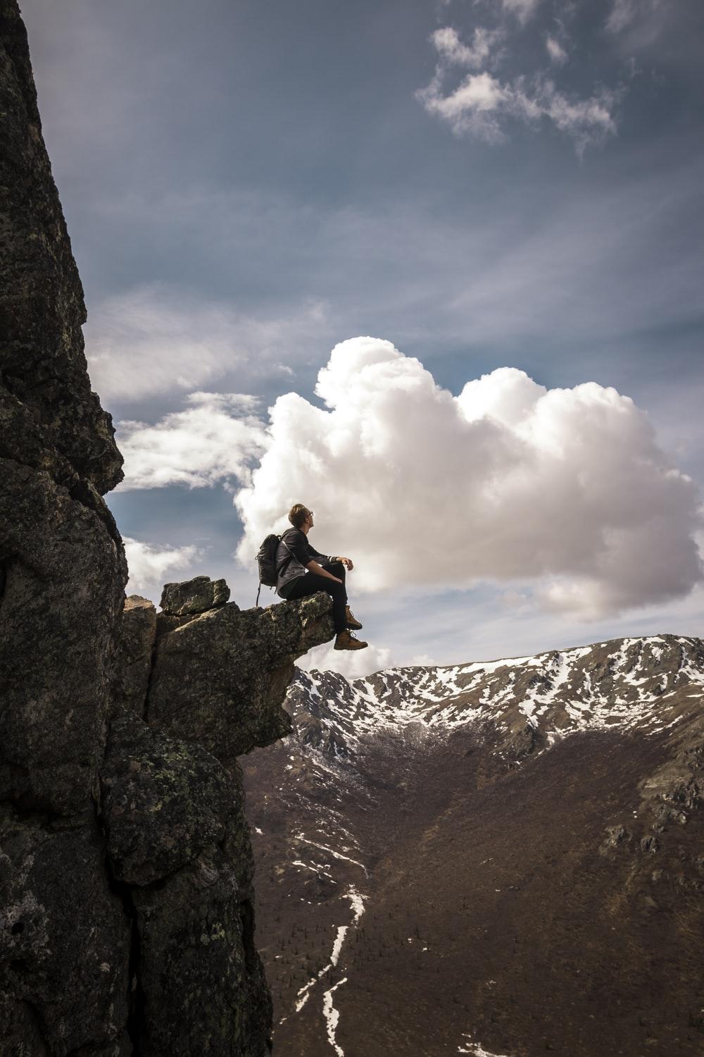 1000x1500 Mountain Climbing Picture [Stunning!]. Download Free Image