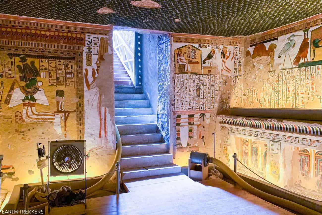 1300x867 Inside the Tomb of Queen Nefertari Photo Tour