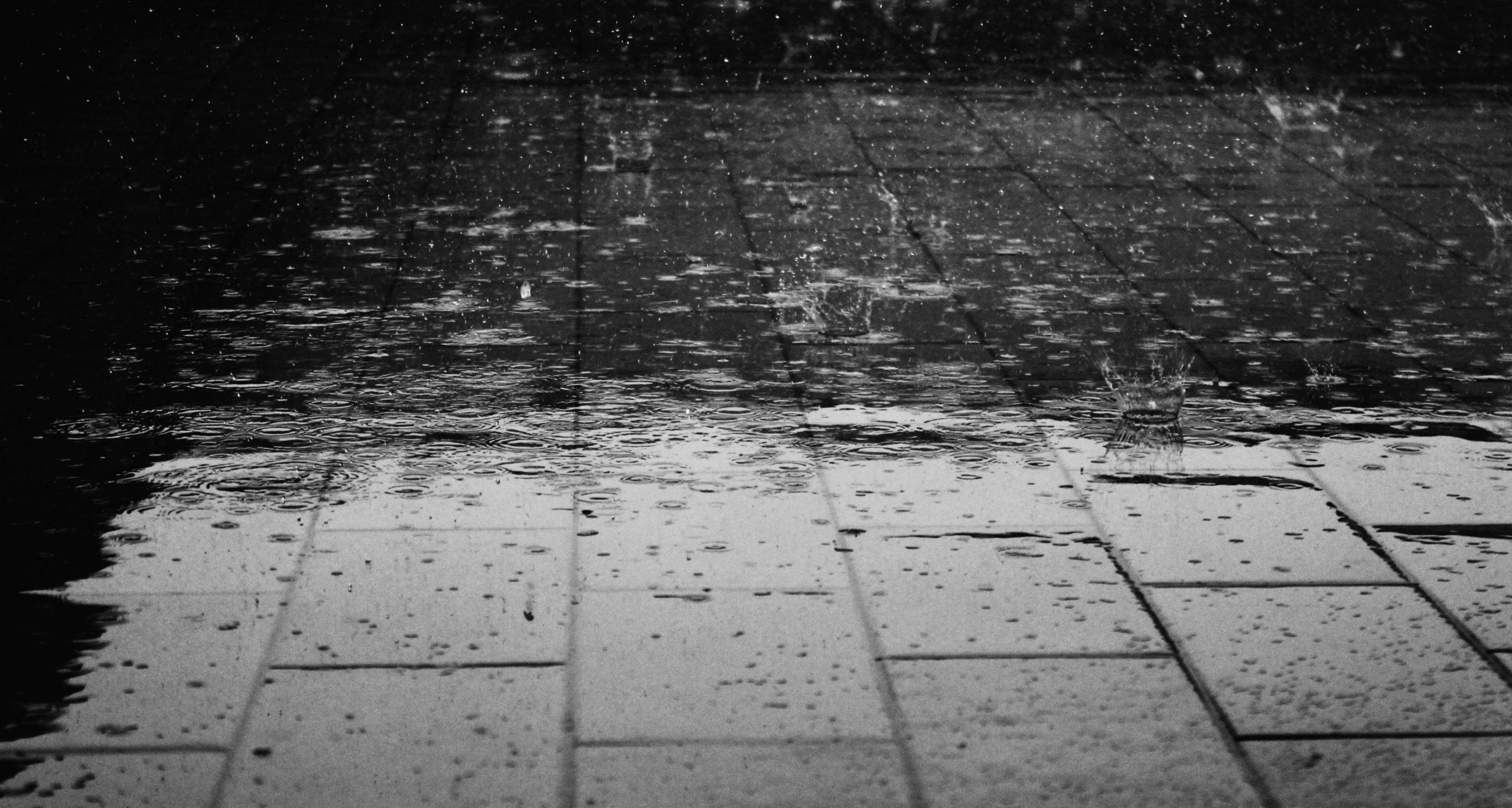 2560x1368 Rain Wallpaper