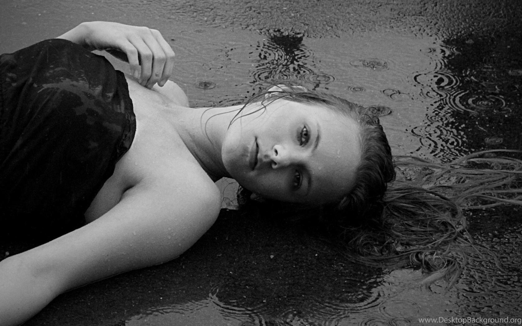1680x1050 BLACK END WHITE Sad Girl Ground Rain Wallpaper Desktop Background