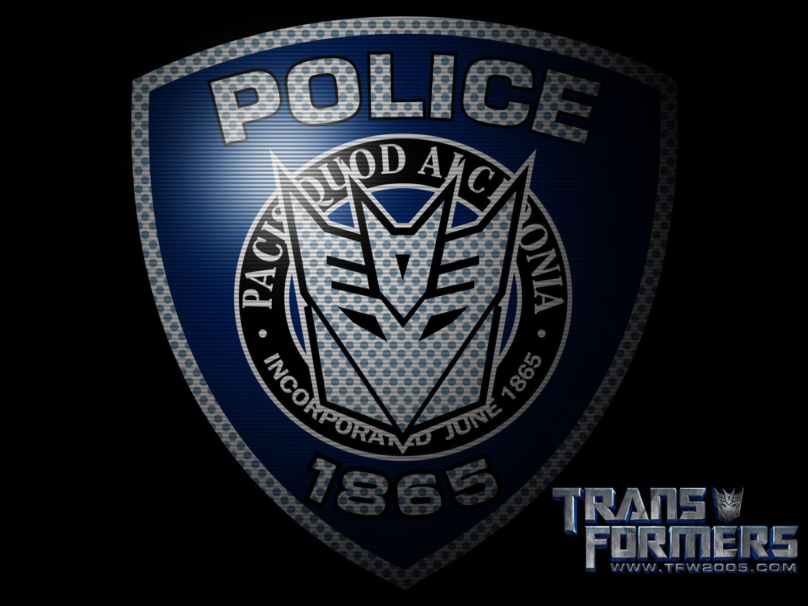 1600x1200 Cop Badge Wallpaper