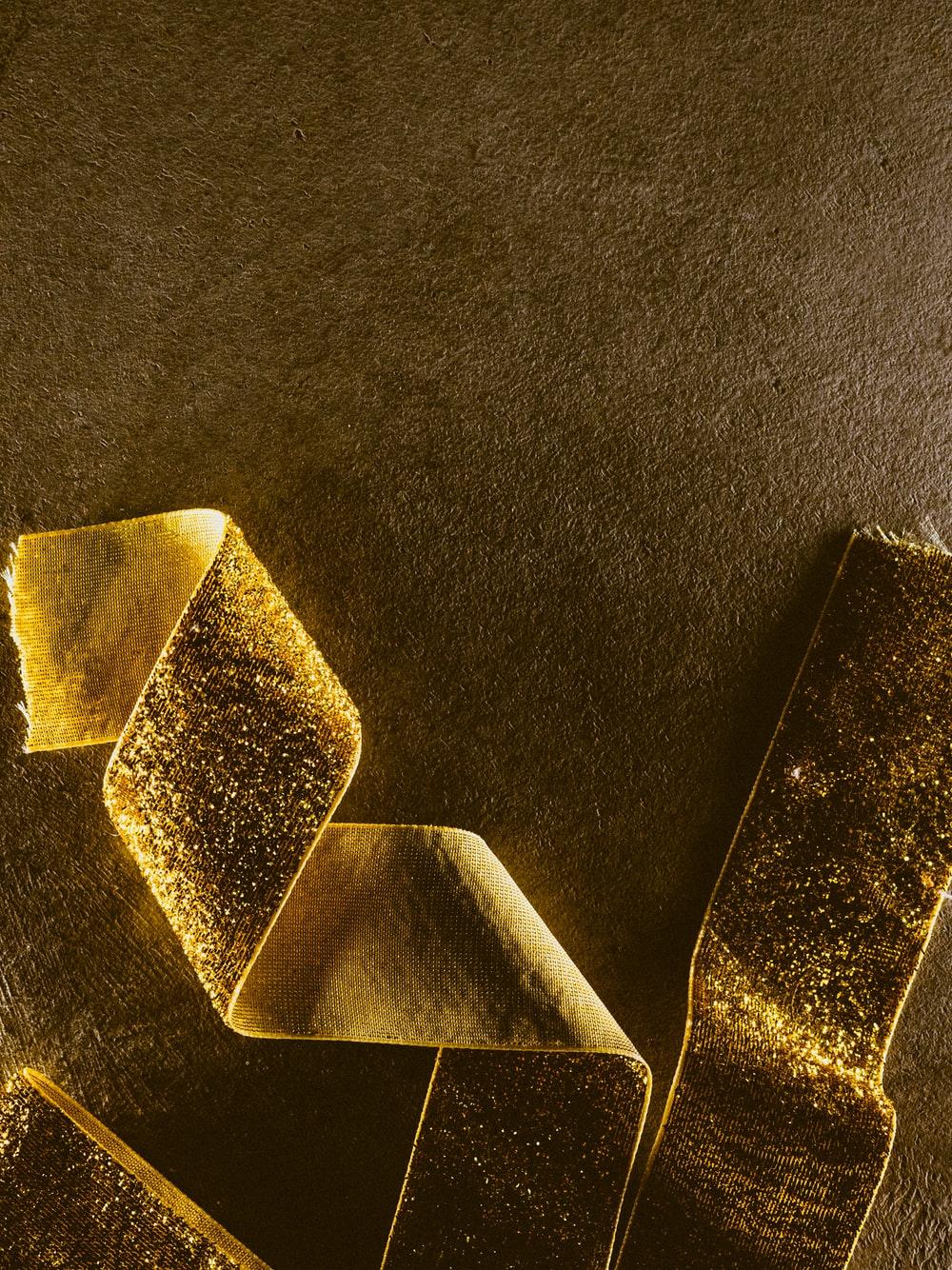 1000x1334 Gold Wallpaper: Free HD Download [HQ]