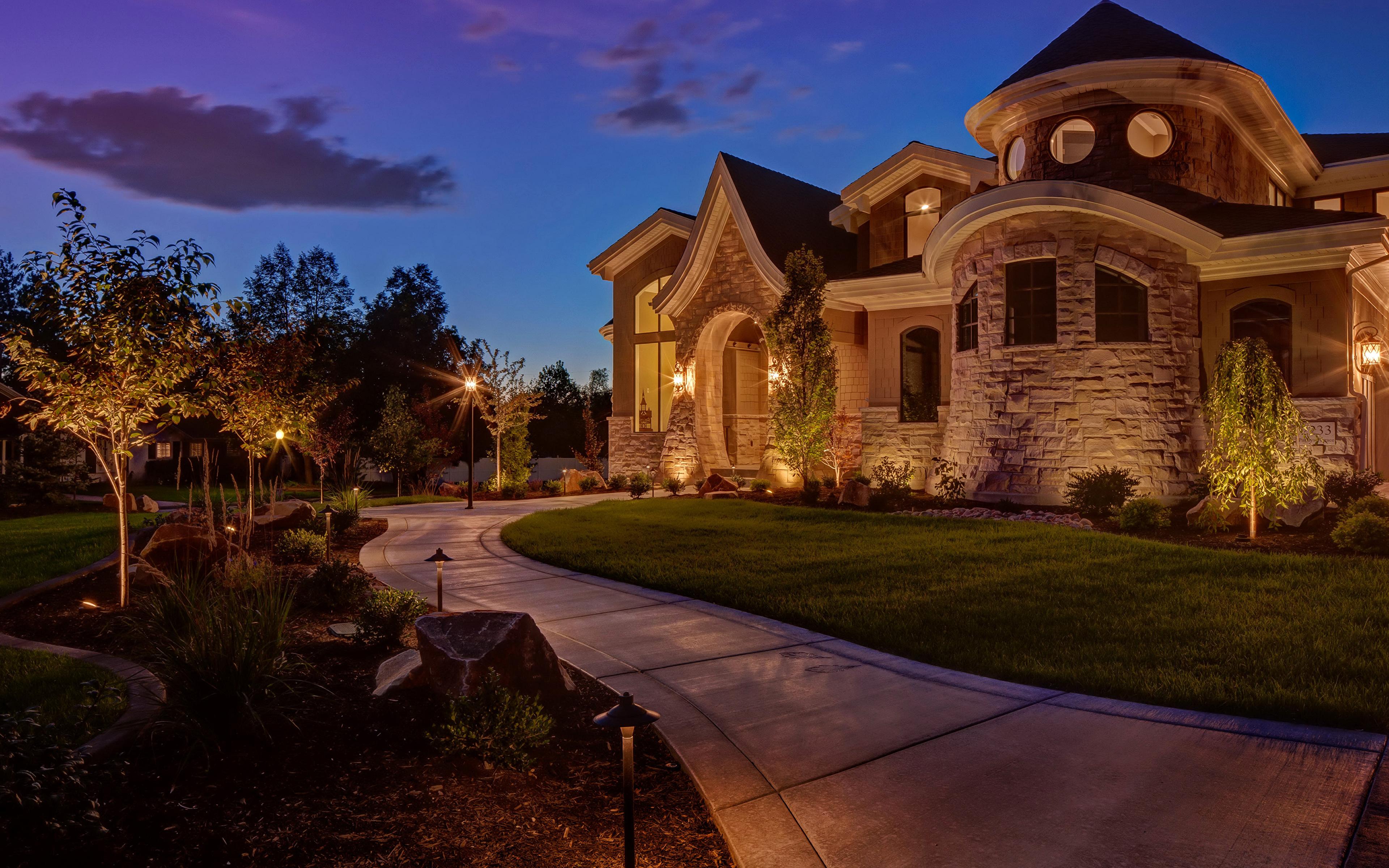 3840x2400 Wallpaper USA Salt Lake City Utah Mansion Lawn night time 3840x2400