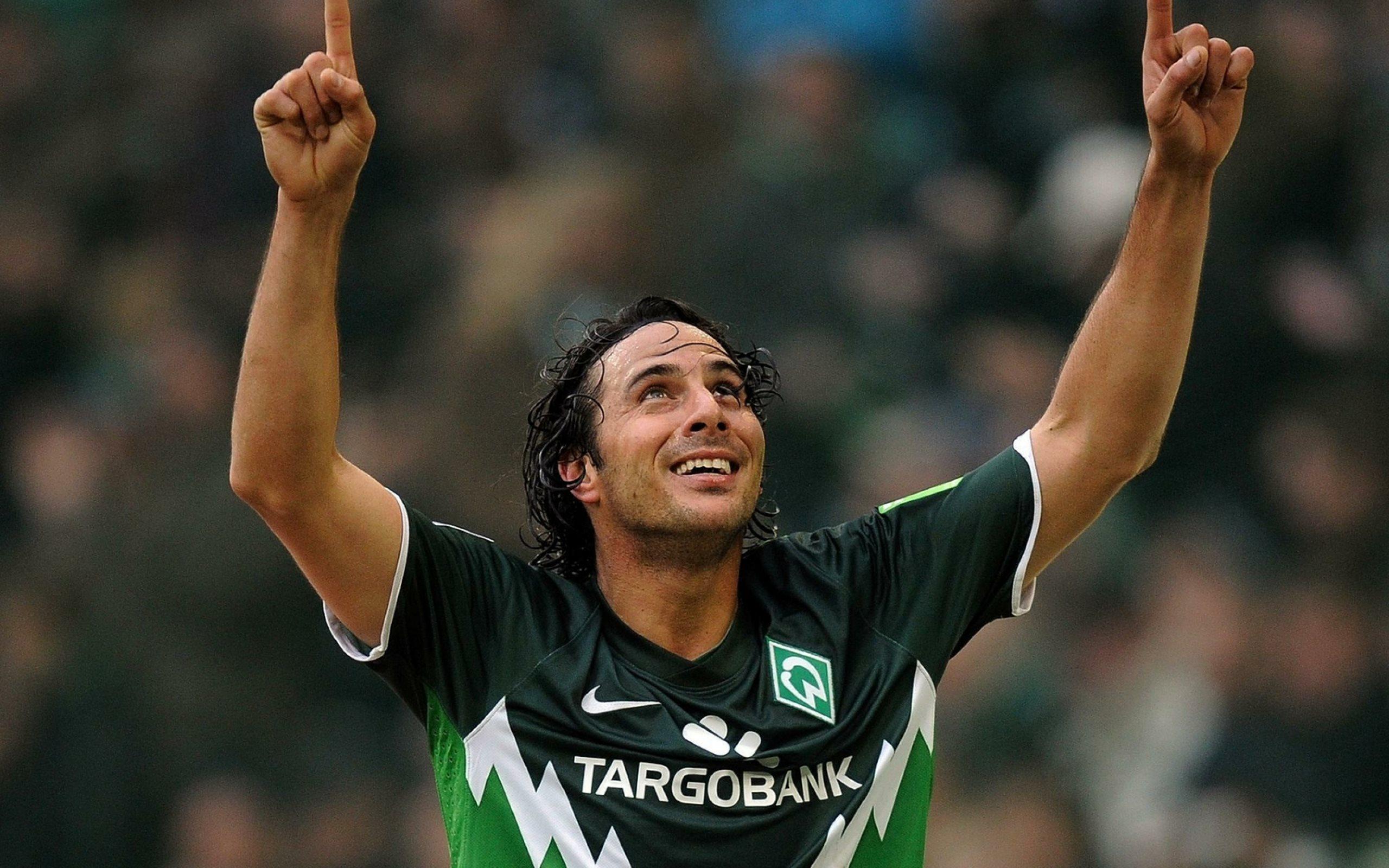 Claudio Pizarro Wallpapers - Top Free Claudio Pizarro Backgrounds ...