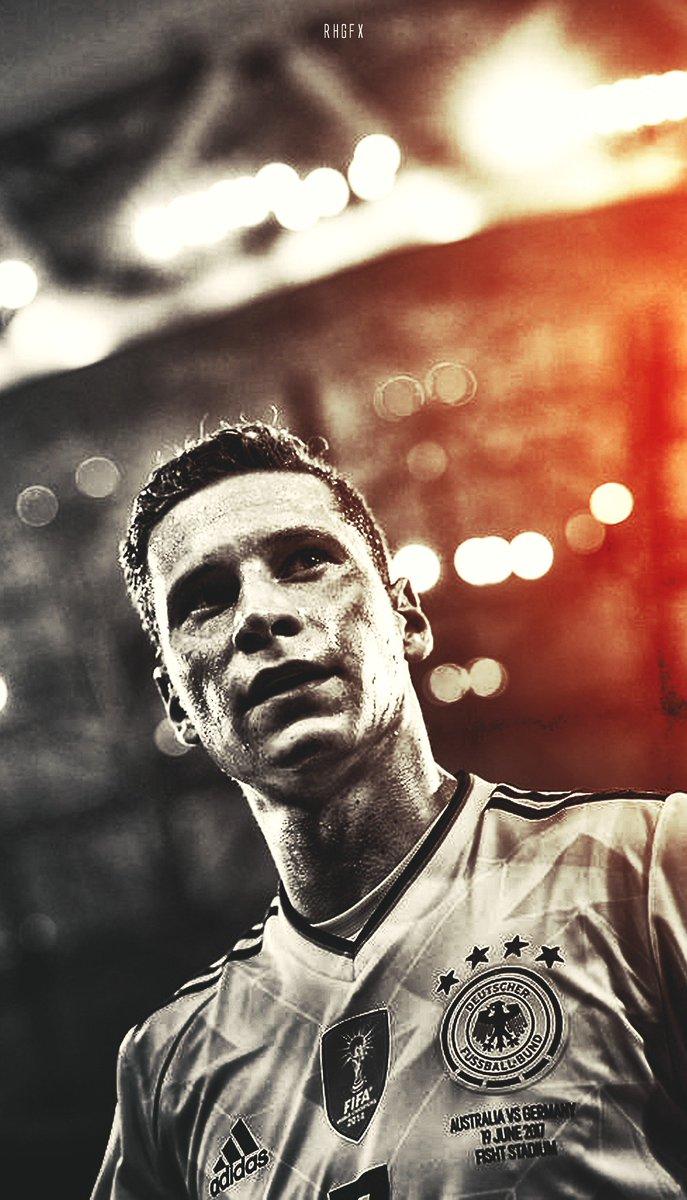 687x1200 Julian Draxler Wallpaper