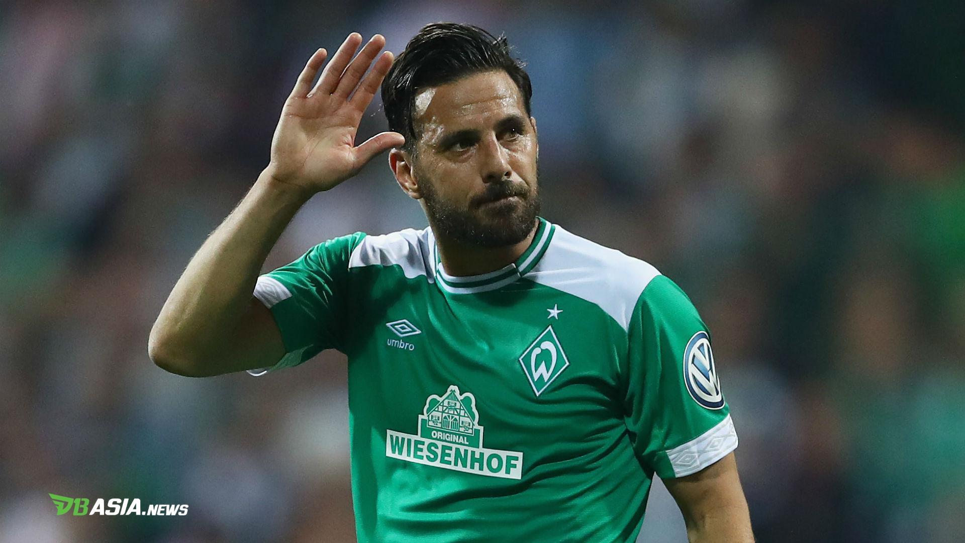 1920x1080 DBAsia News. Claudio Pizarro Retires at the end of Next Season