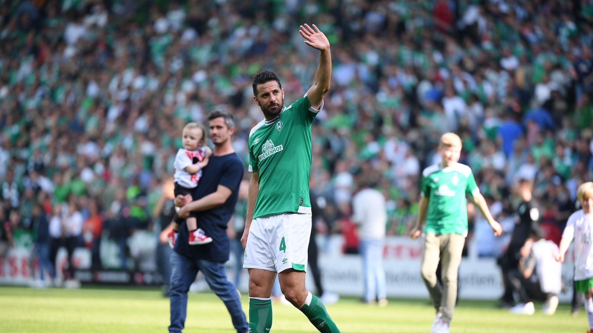 2048x1152 Claudio Pizarro signs Werder Bremen contract extension at age of 40