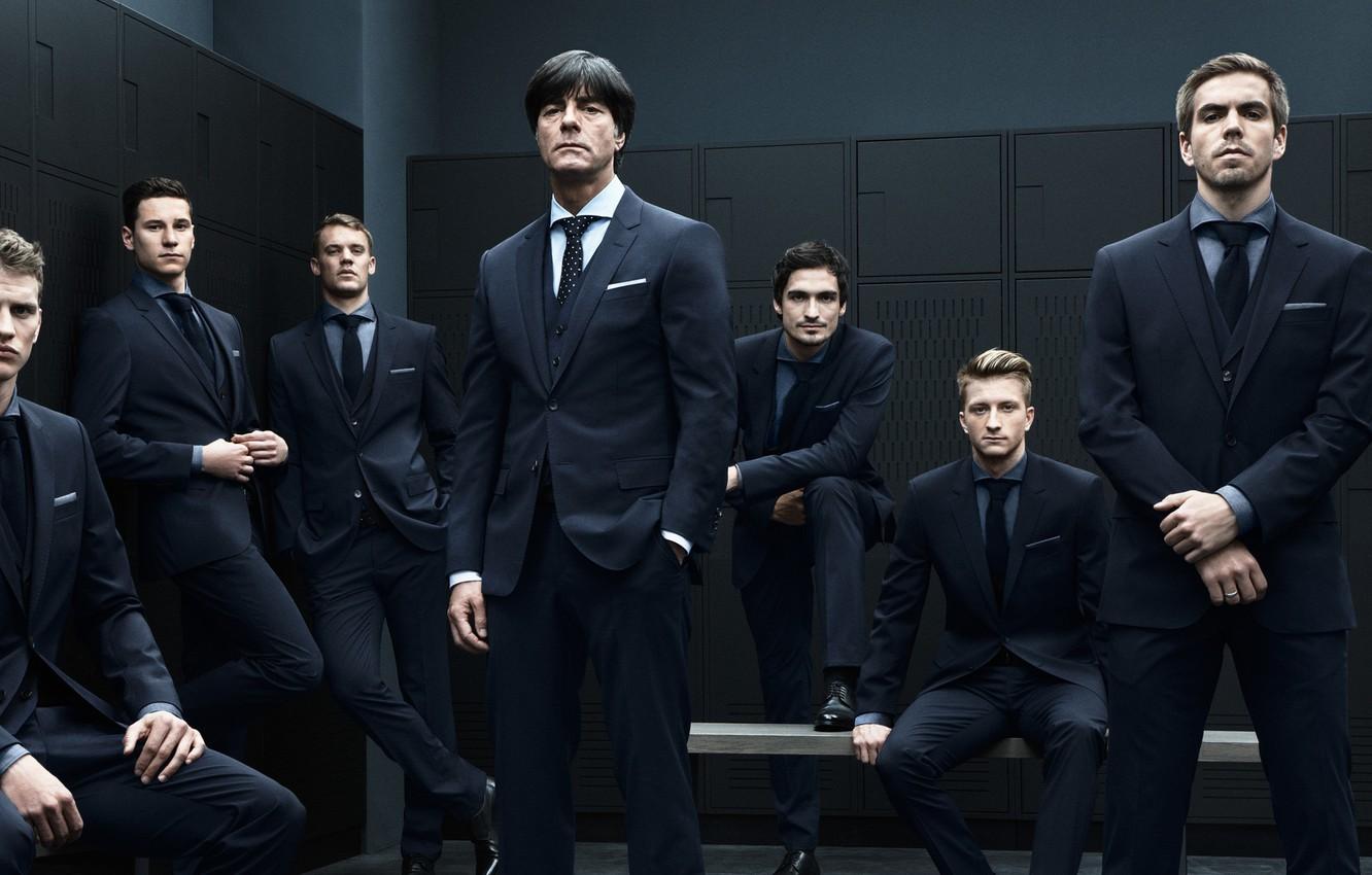 1332x850 Wallpaper Germany, locker room, team, football, costumes, bender, team, german, New, Manuel, Marco, Julian, Reus, Draxler, Löw, Philipp image for desktop, section мужчины