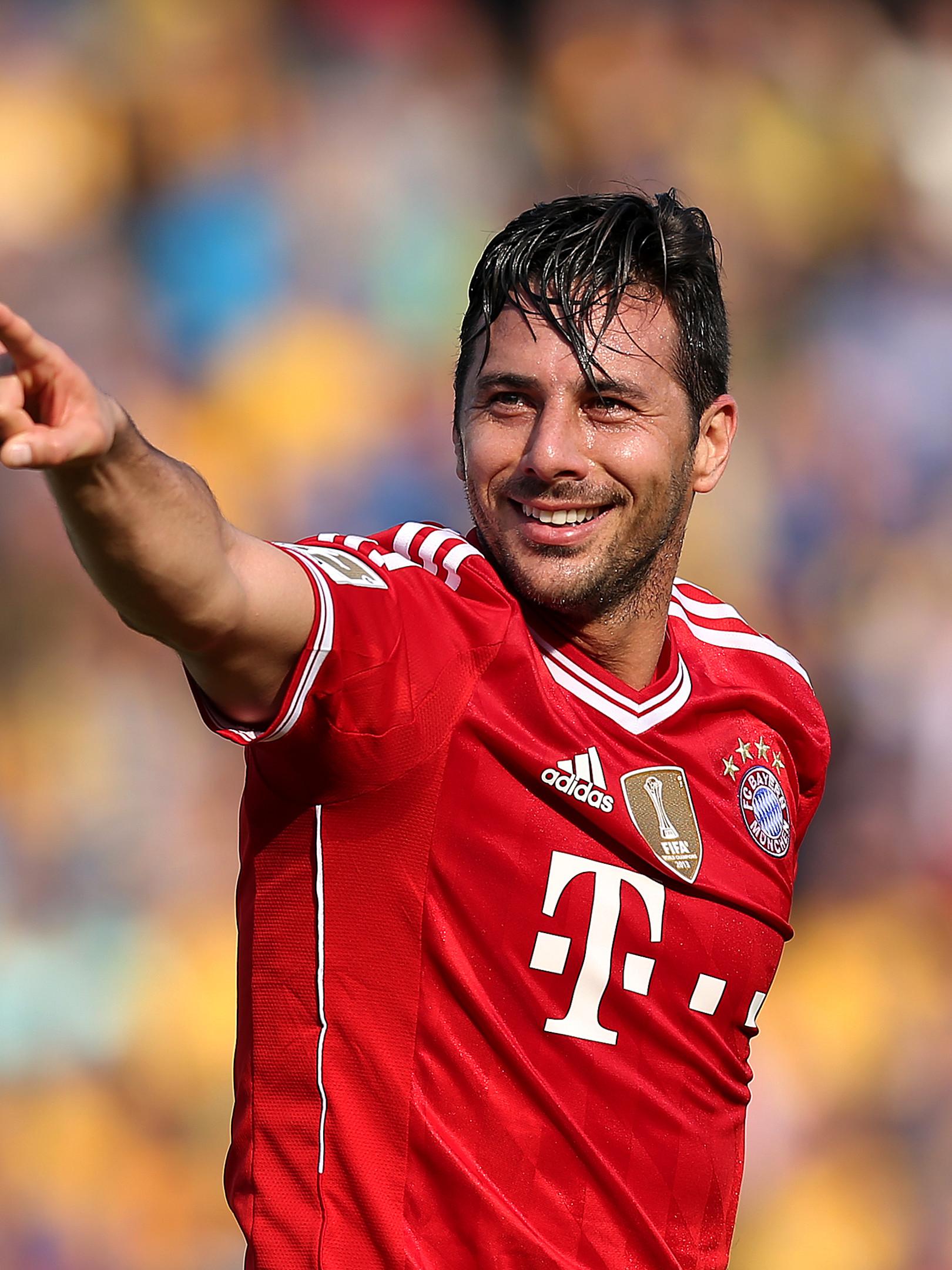 1620x2160 Bayern & Werder in my heart– Interview with Claudio Pizarro