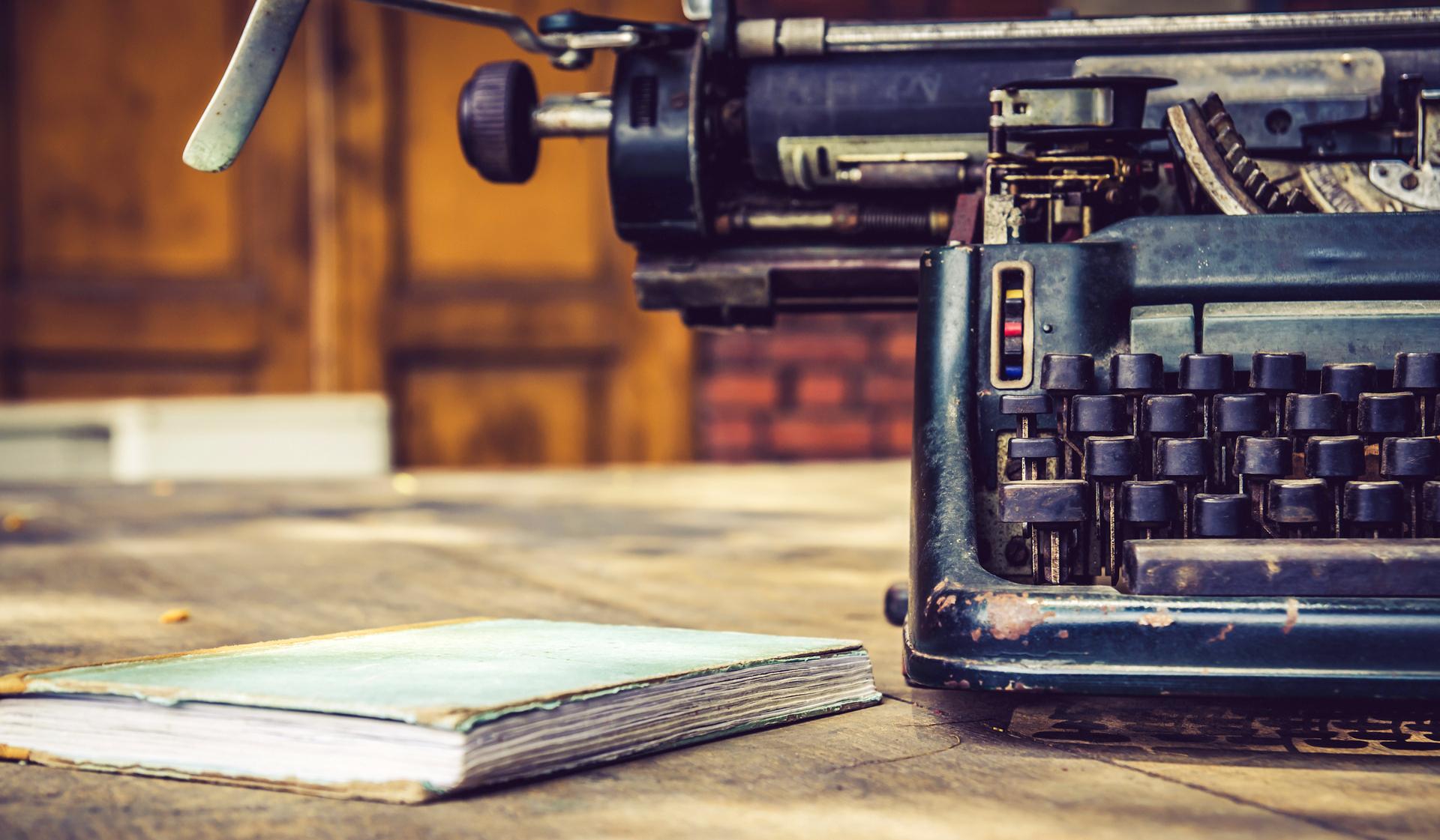 1920x1121 Typewriter HD Wallpaper