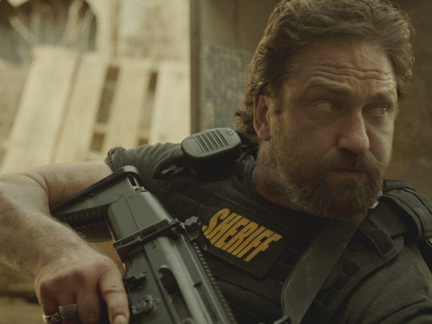 1400x1050 After Exciting Start, Heist Thriller 'Den Of Thieves' Loses Momentum Sun Times