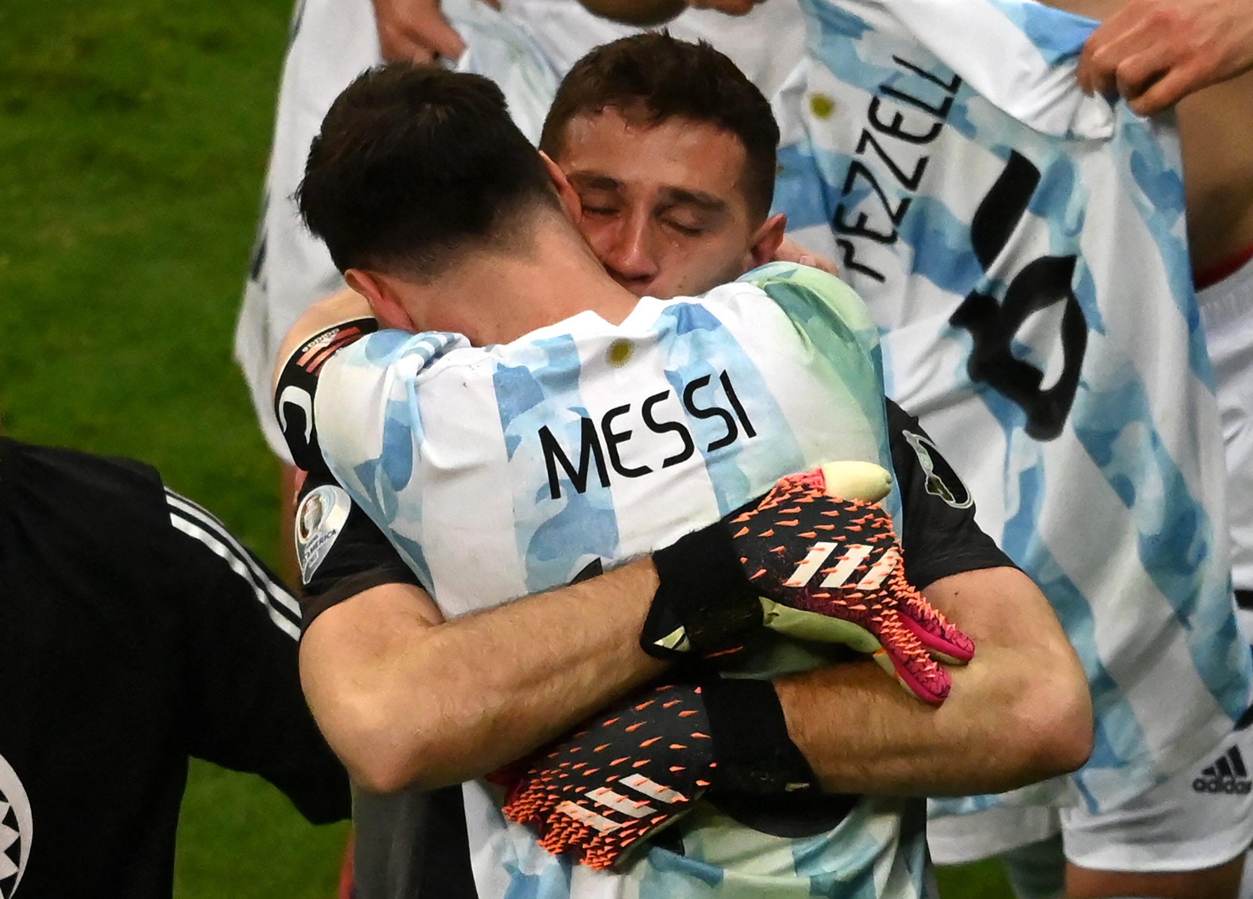 2560x1837 Argentine star Lionel Messi is leaving FC Barcelona