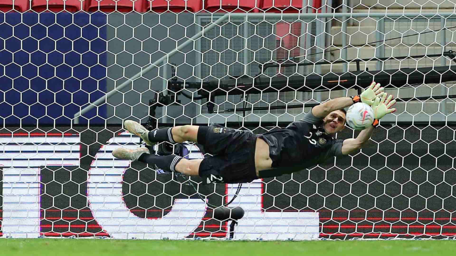 1920x1080 Emiliano Martinez: Argentina's new sensational national hero