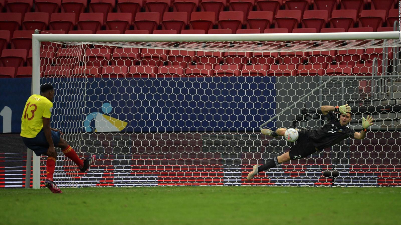 1600x900 The personal duel of Emiliano Martínez with the Colombian kickers. Video. CNN Limited Times