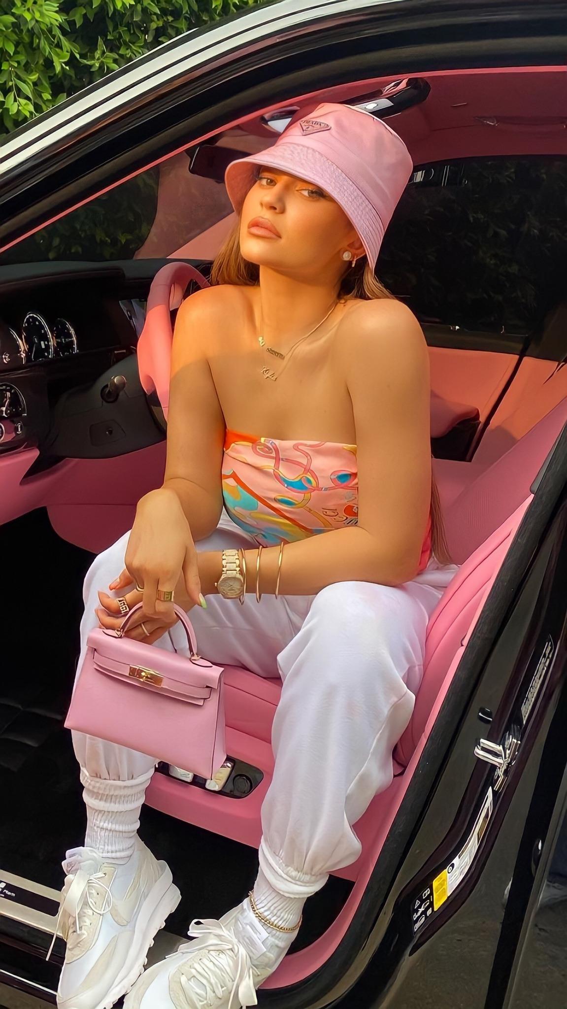 1151x2048 KYLIE STUFFS