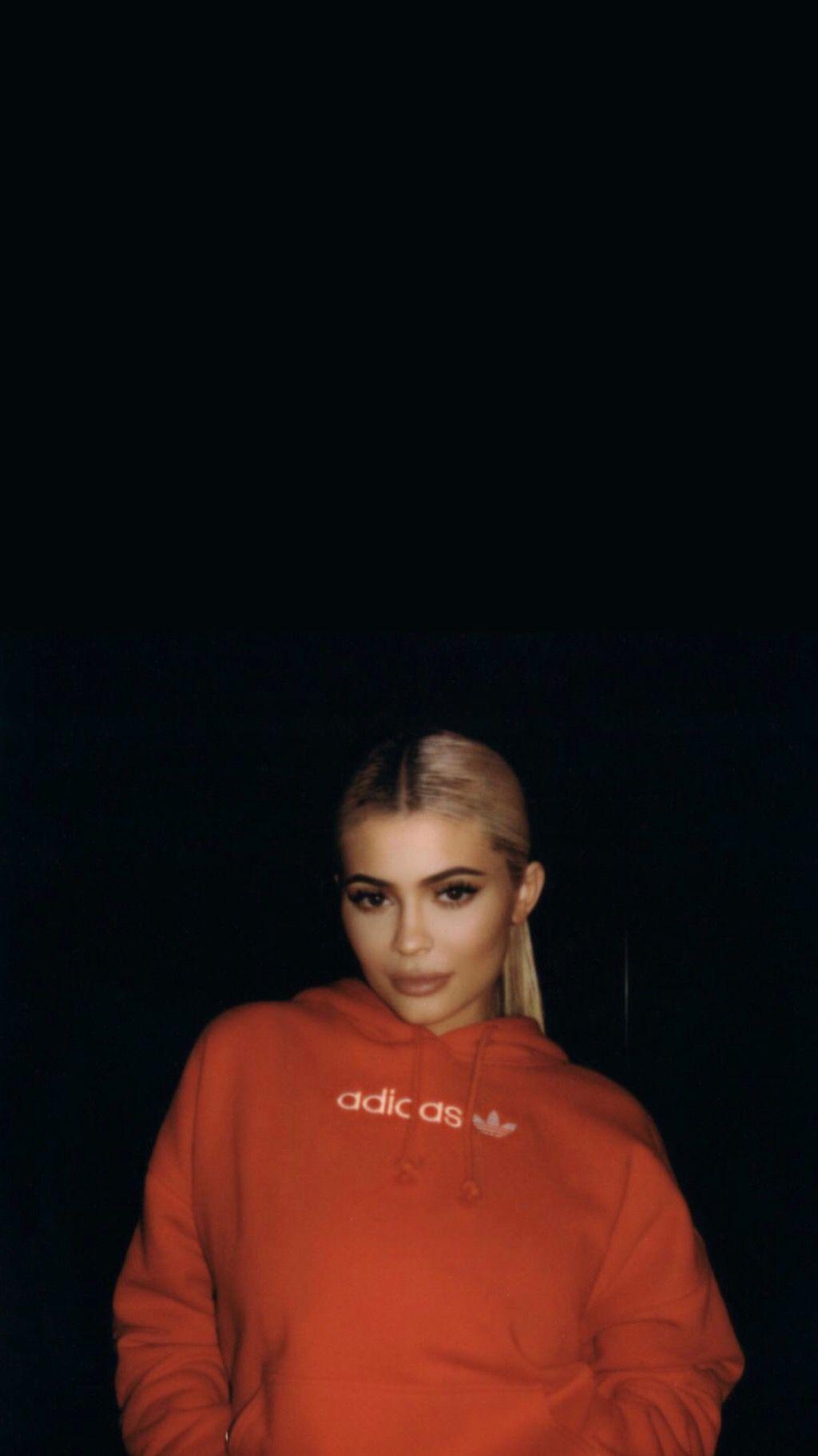 1024x1820 Wallpaper Of Kylie Jenner